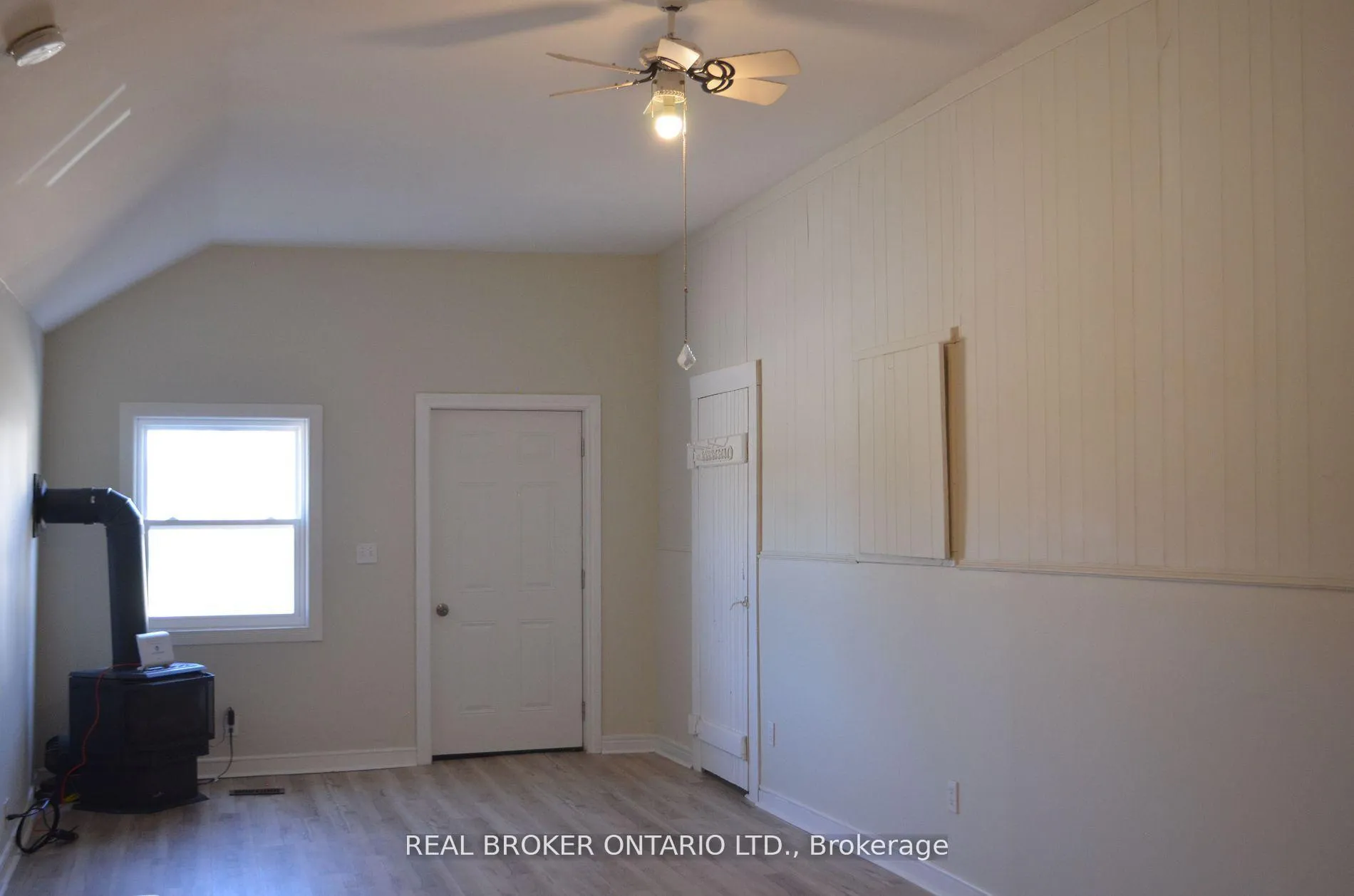 Photo 4 of Unit 2, 633785 63 Road, Grey Highlands — HOMEH