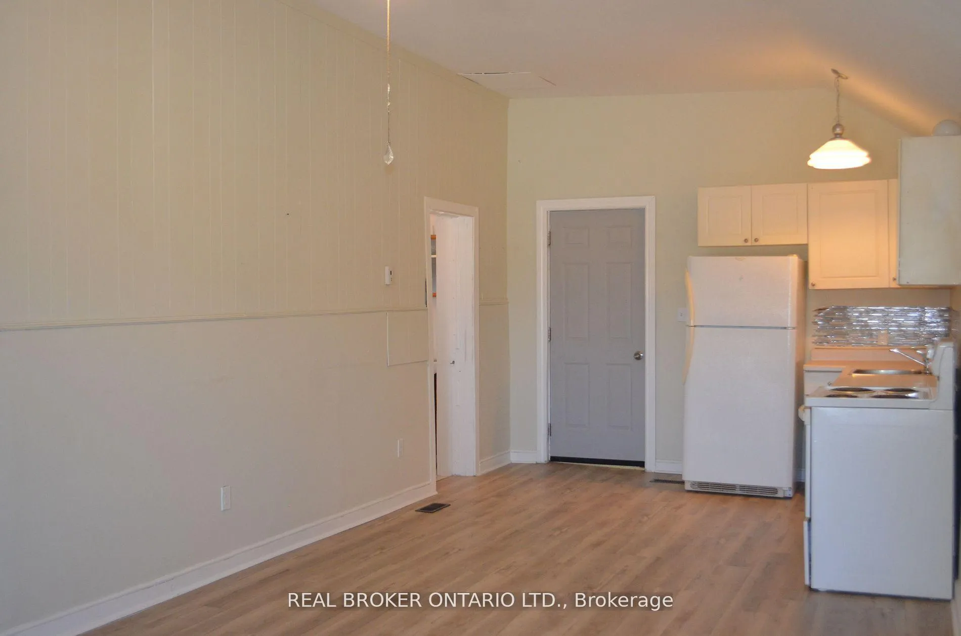 Photo 5 of Unit 2, 633785 63 Road, Grey Highlands — HOMEH