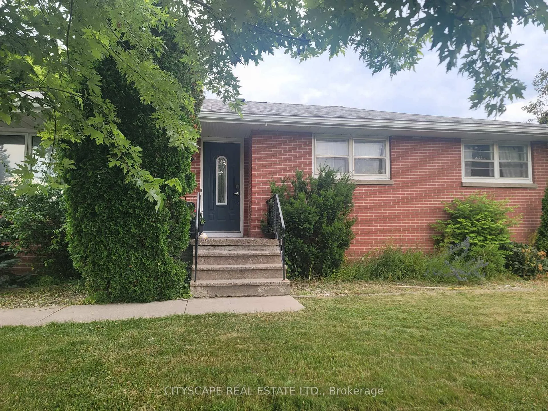 Front of 346 Meadowcrest Road
