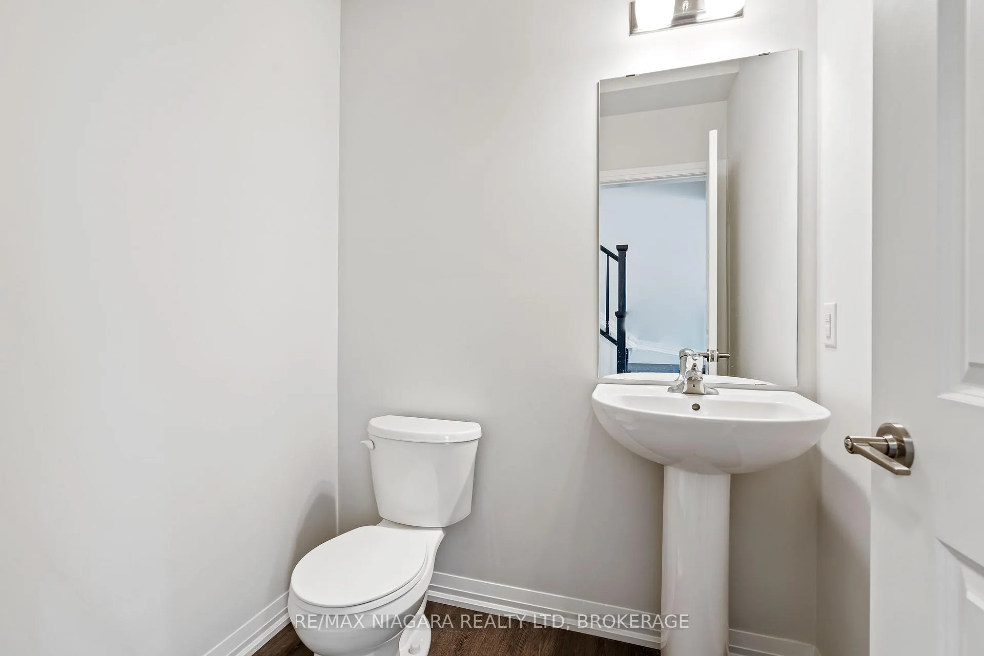 Photo 4 of Unit MAIN, 142 Bur Oak Drive, Thorold, Confederation Heights — HOMEH