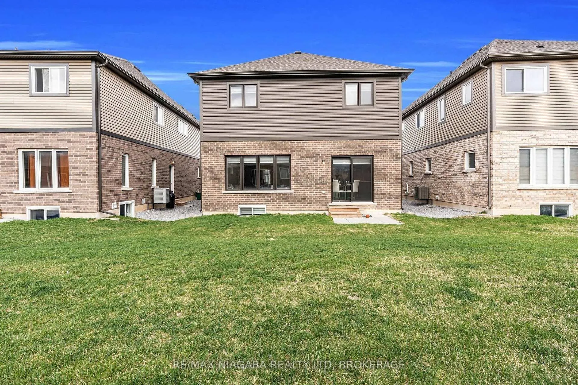 Photo 19 of Unit MAIN, 142 Bur Oak Drive, Thorold, Confederation Heights — HOMEH