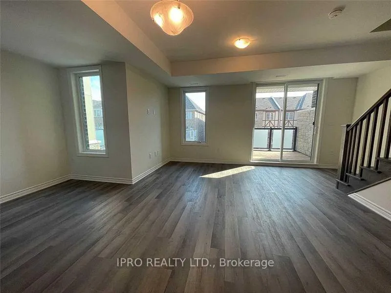 Photo 3 of Unit 105, 1034 Reflection Place, Pickering, Rural Pickering — HOMEH