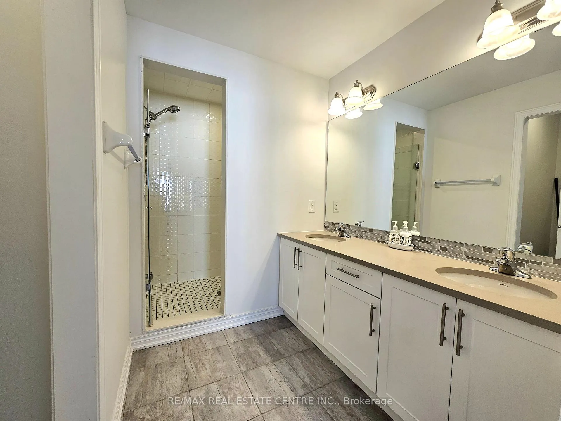 Photo 14 of 98 Hibiscus Lane, Hamilton, Vincent — HOMEH