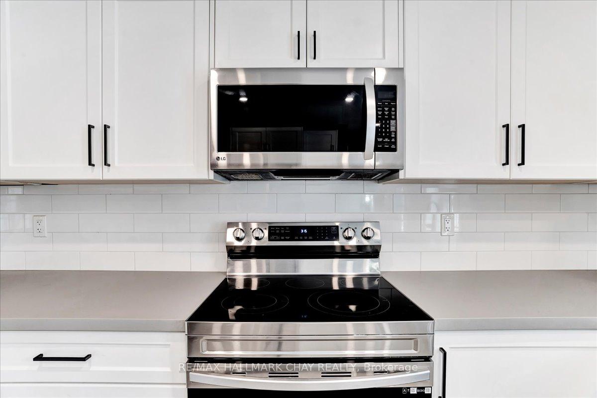 Photo 14 of 14 Grove Street E, Barrie, Wellington — HOMEH