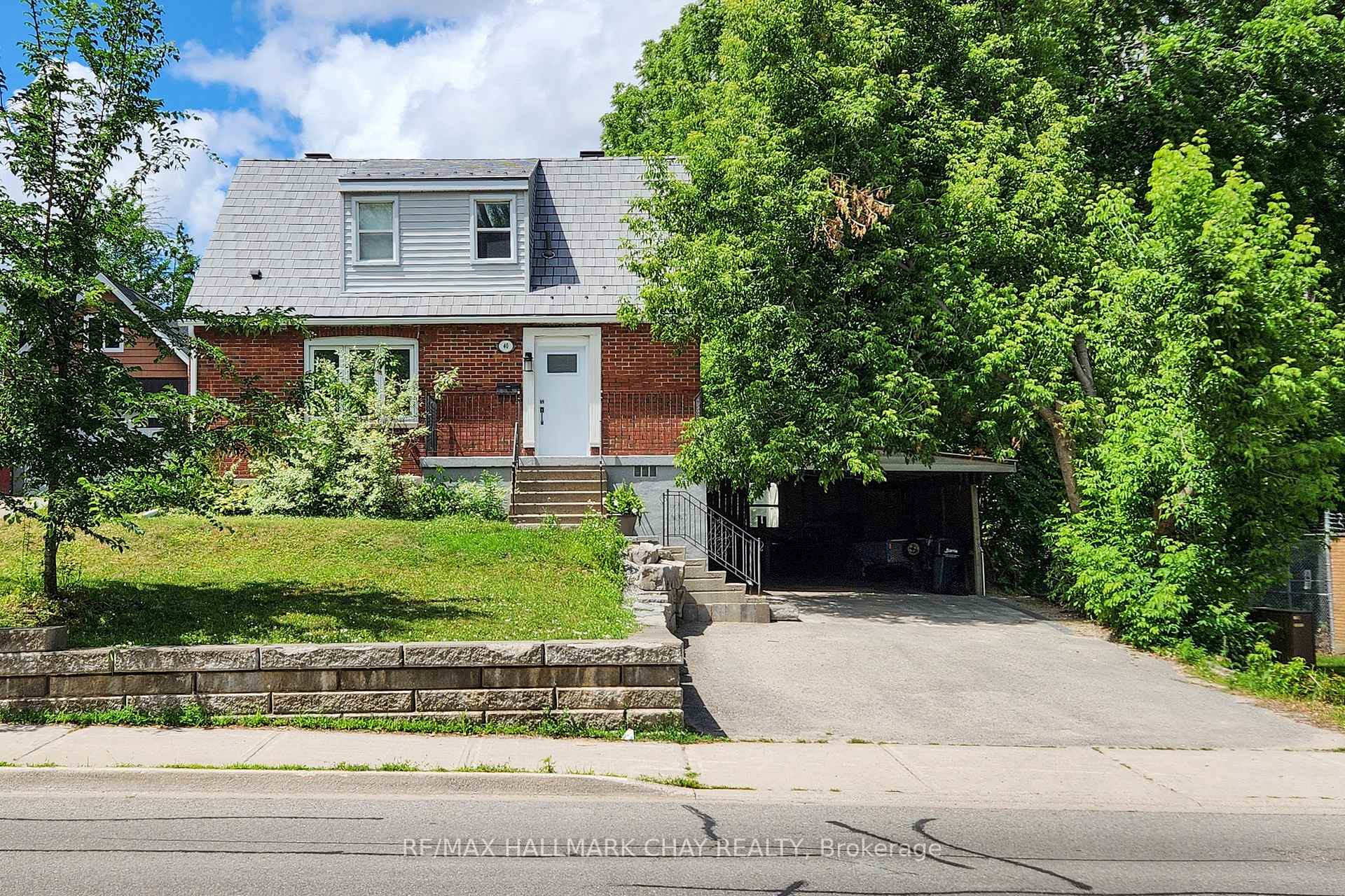 Photo 2 of 40 Wellington Street E, Barrie, Wellington — HOMEH