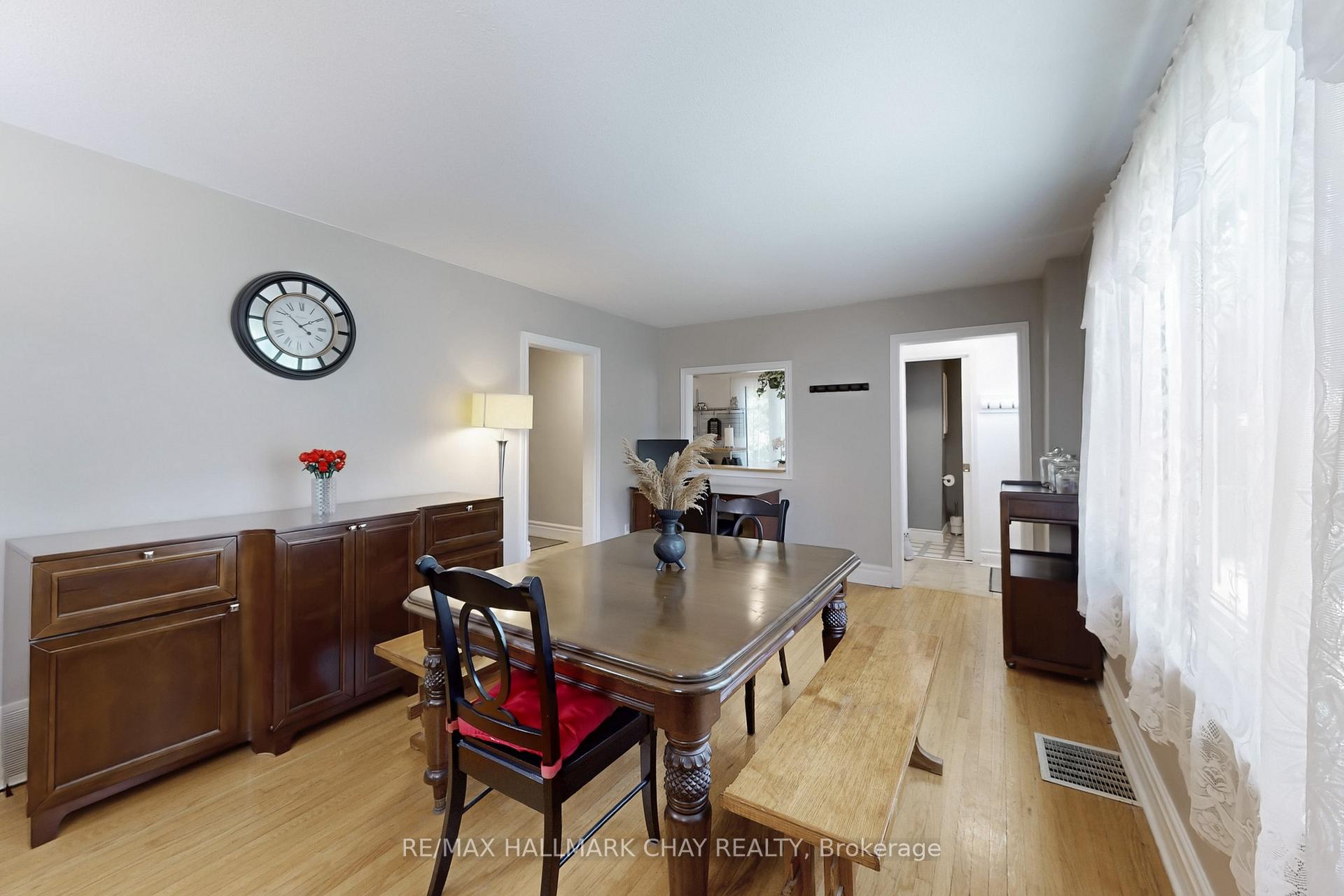 Photo 6 of 40 Wellington Street E, Barrie, Wellington — HOMEH