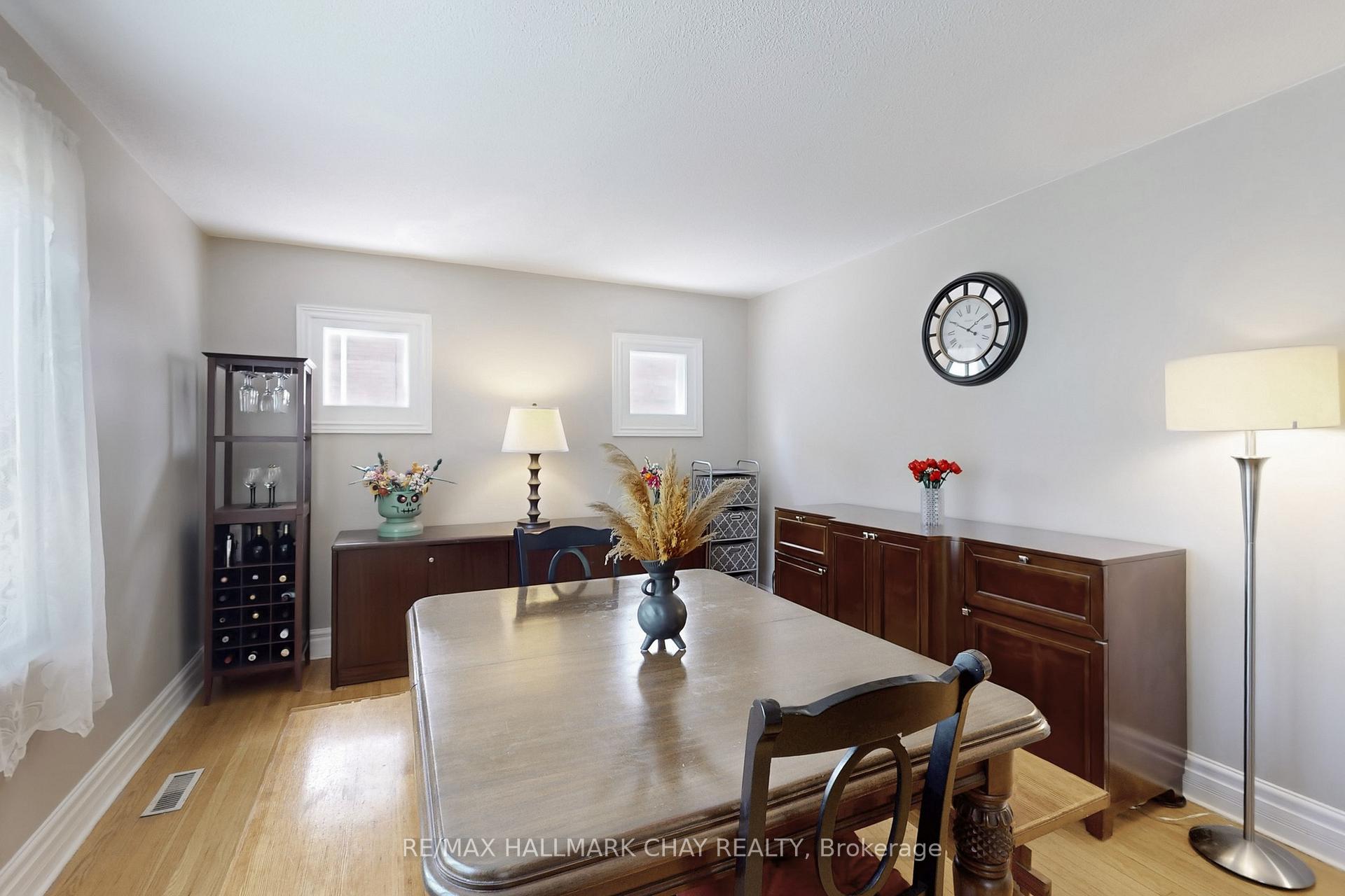 Photo 7 of 40 Wellington Street E, Barrie, Wellington — HOMEH
