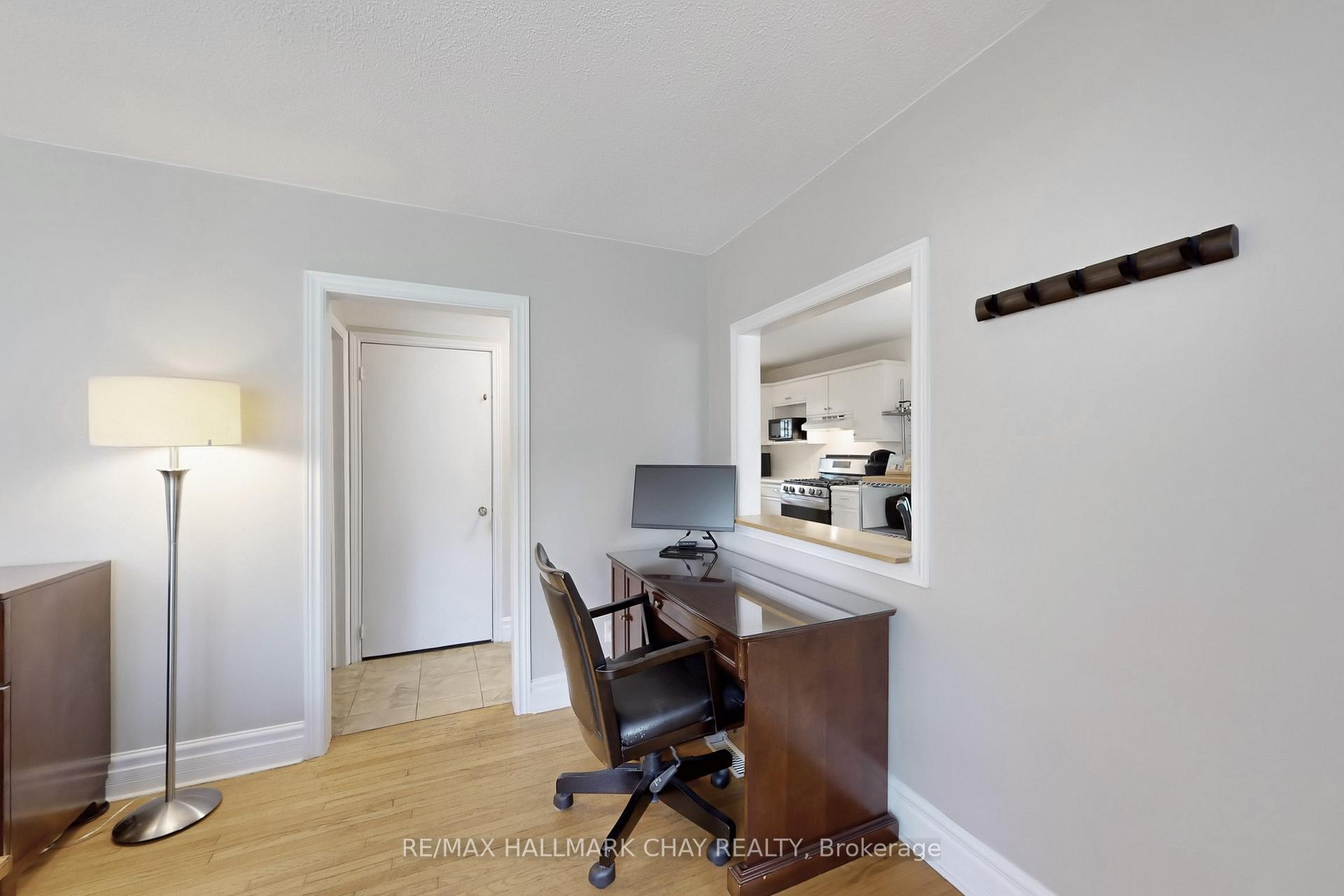 Photo 10 of 40 Wellington Street E, Barrie, Wellington — HOMEH
