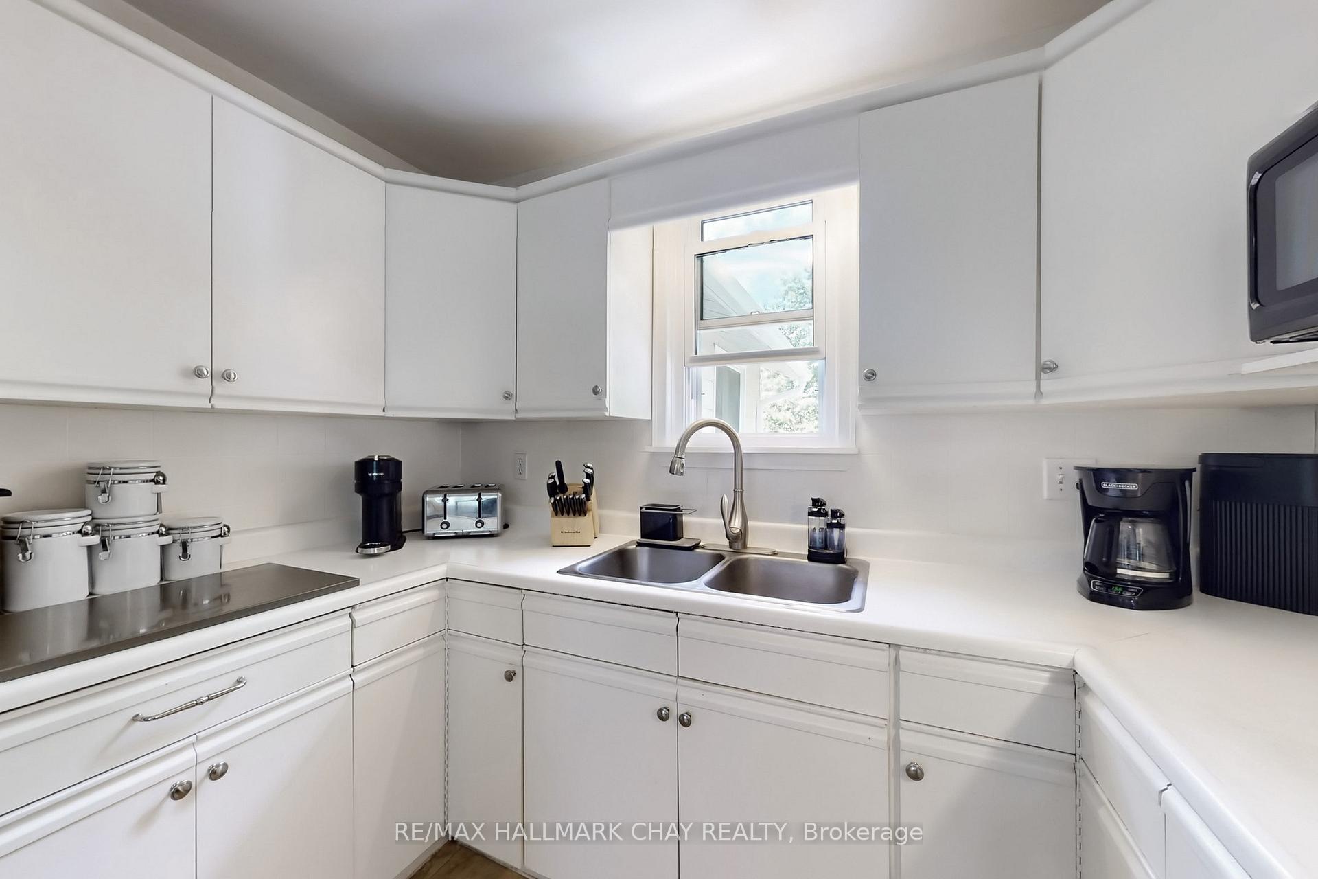 Photo 12 of 40 Wellington Street E, Barrie, Wellington — HOMEH