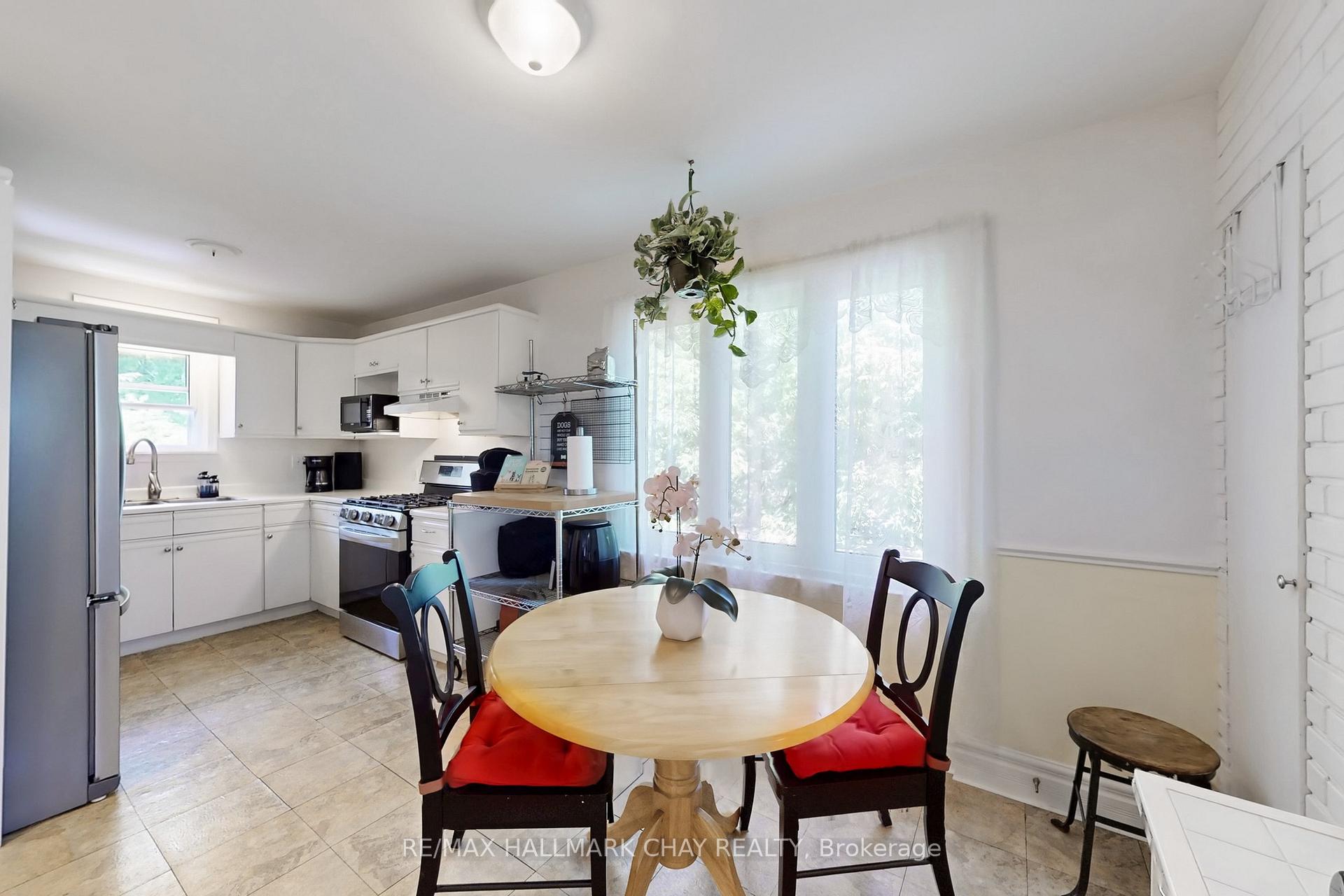 Photo 13 of 40 Wellington Street E, Barrie, Wellington — HOMEH