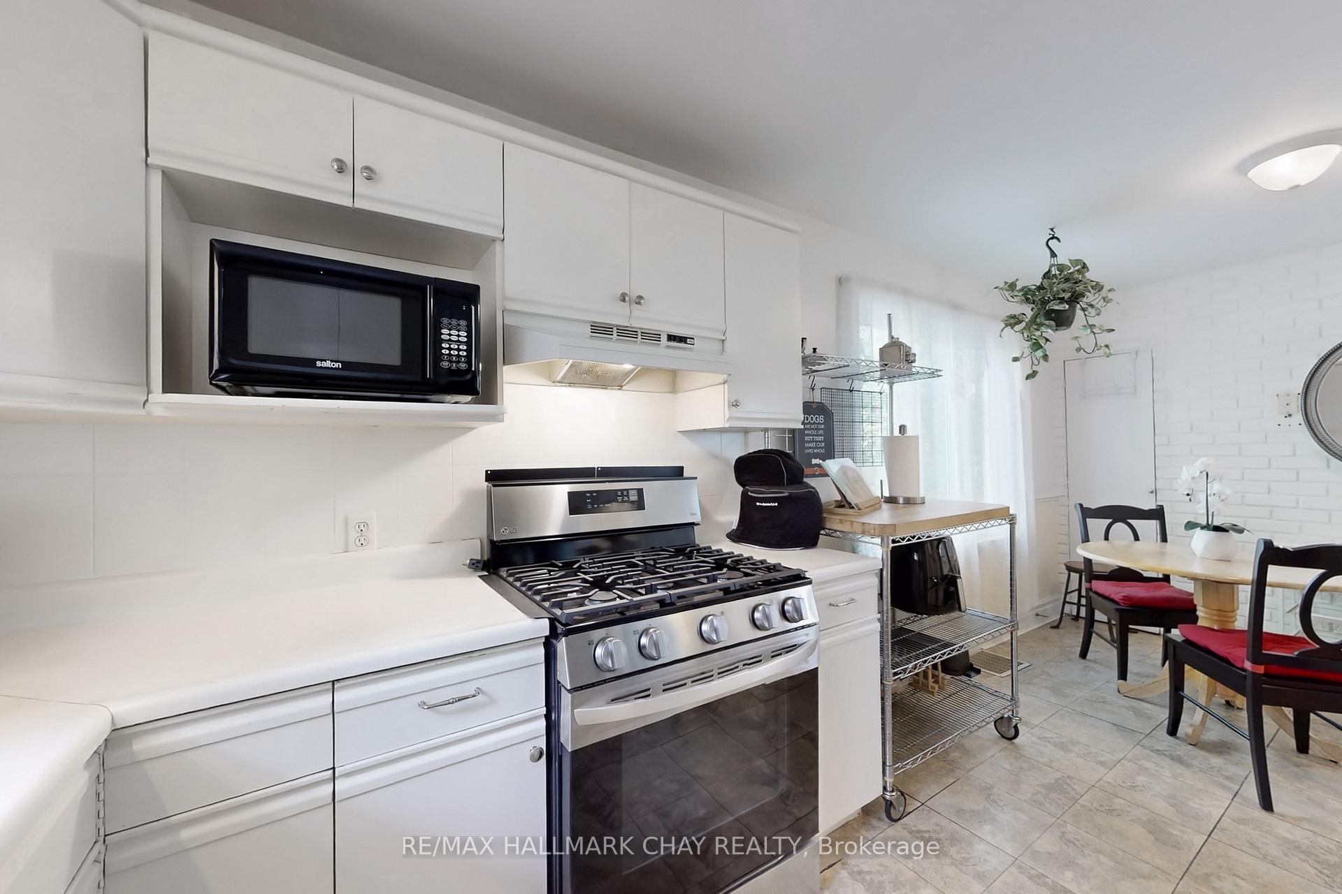 Photo 14 of 40 Wellington Street E, Barrie, Wellington — HOMEH