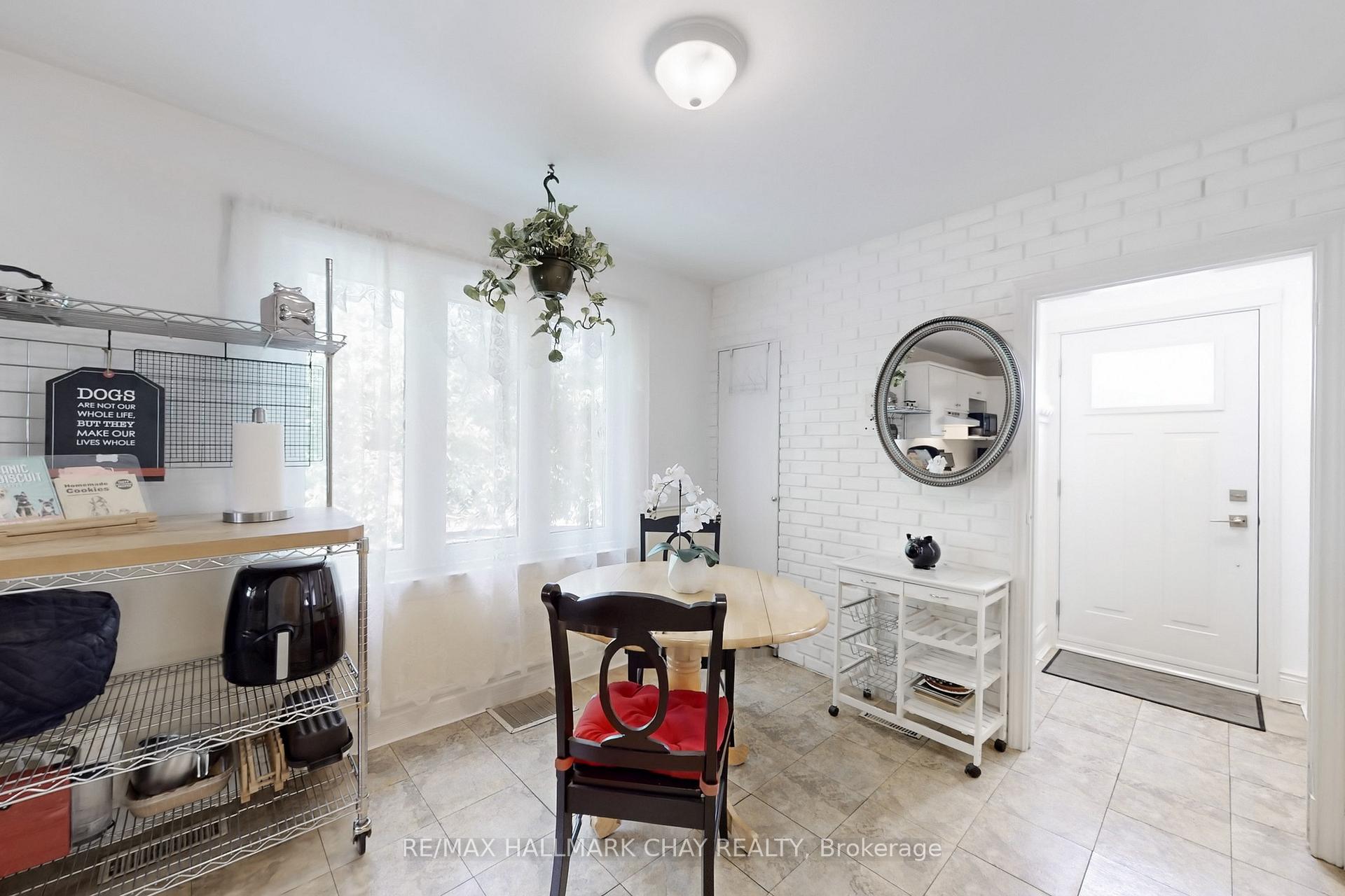Photo 16 of 40 Wellington Street E, Barrie, Wellington — HOMEH