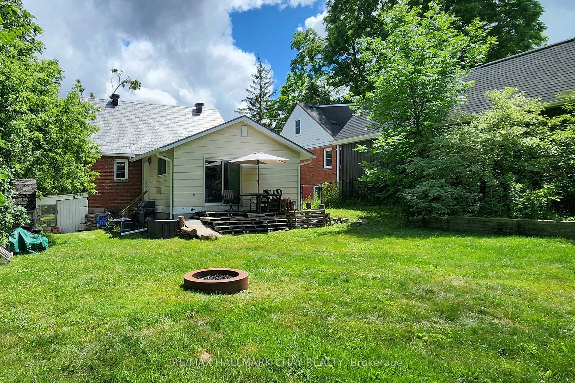 Photo 33 of 40 Wellington Street E, Barrie, Wellington — HOMEH