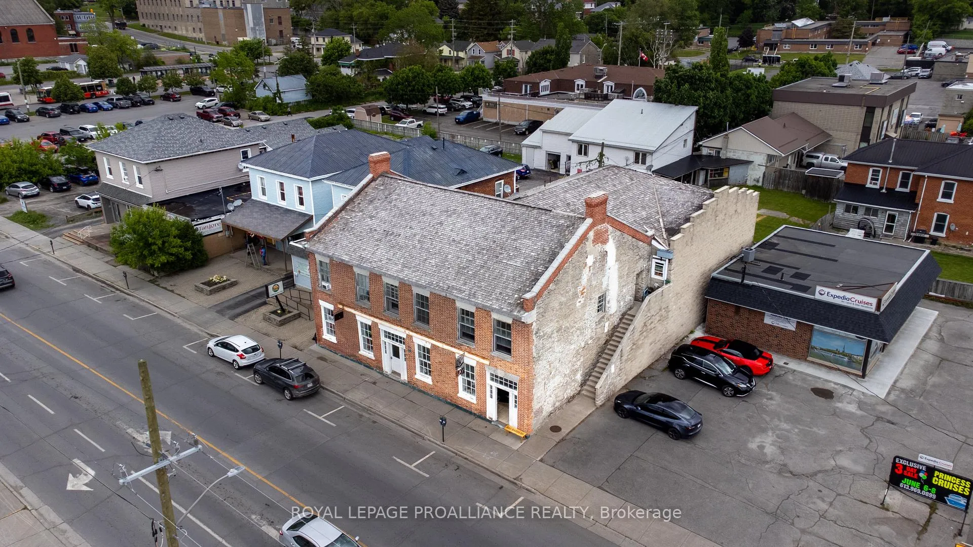 Photo 1 of Unit 4, 145 Pinnacle Street, Belleville, Thurlow Ward — HOMEH