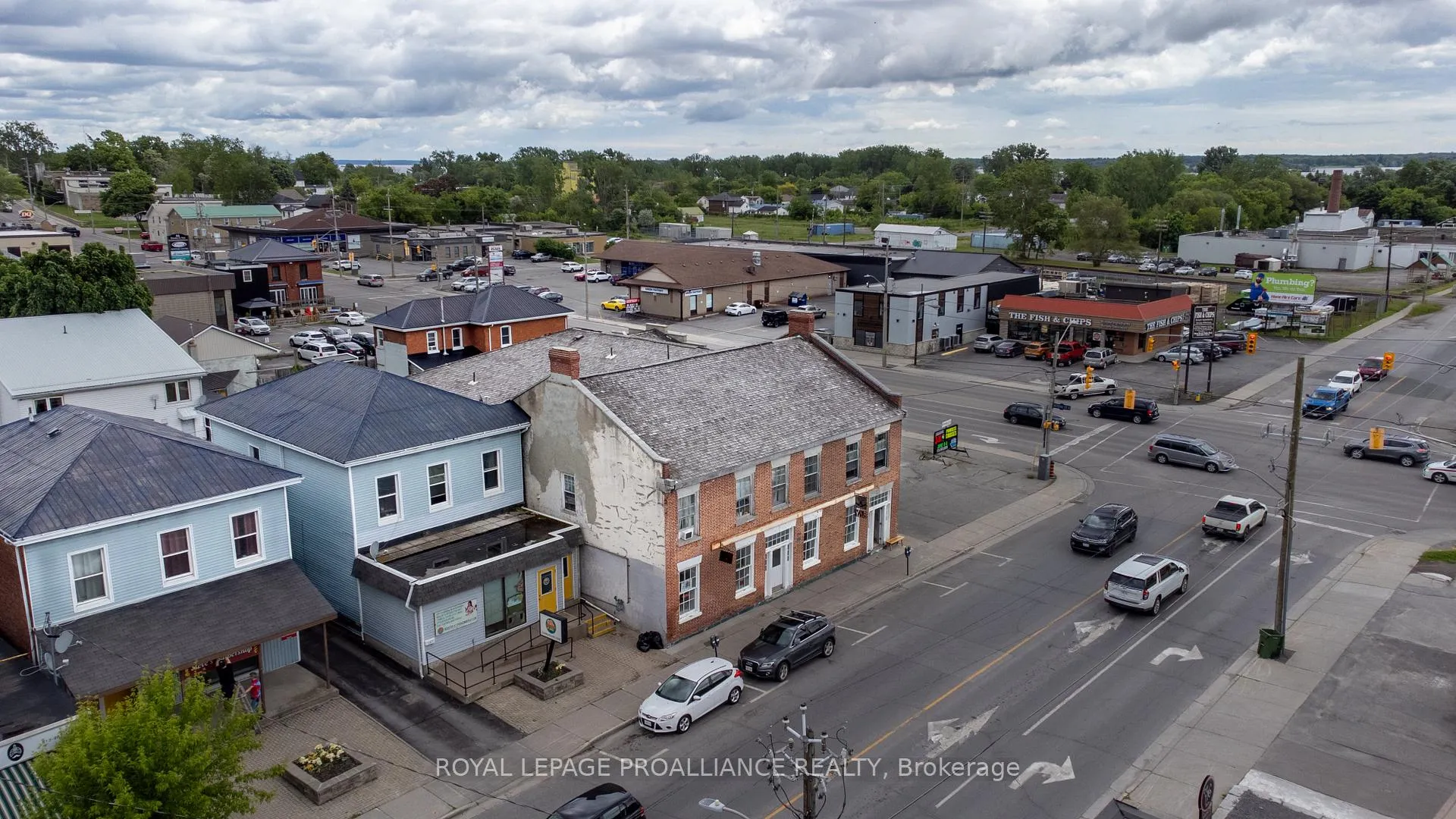 Photo 3 of Unit 4, 145 Pinnacle Street, Belleville, Thurlow Ward — HOMEH