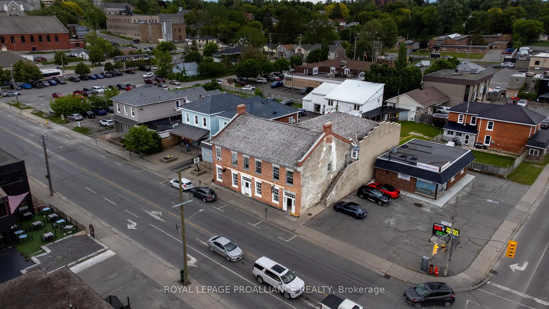 Photo 5 of Unit 4, 145 Pinnacle Street, Belleville, Thurlow Ward — HOMEH