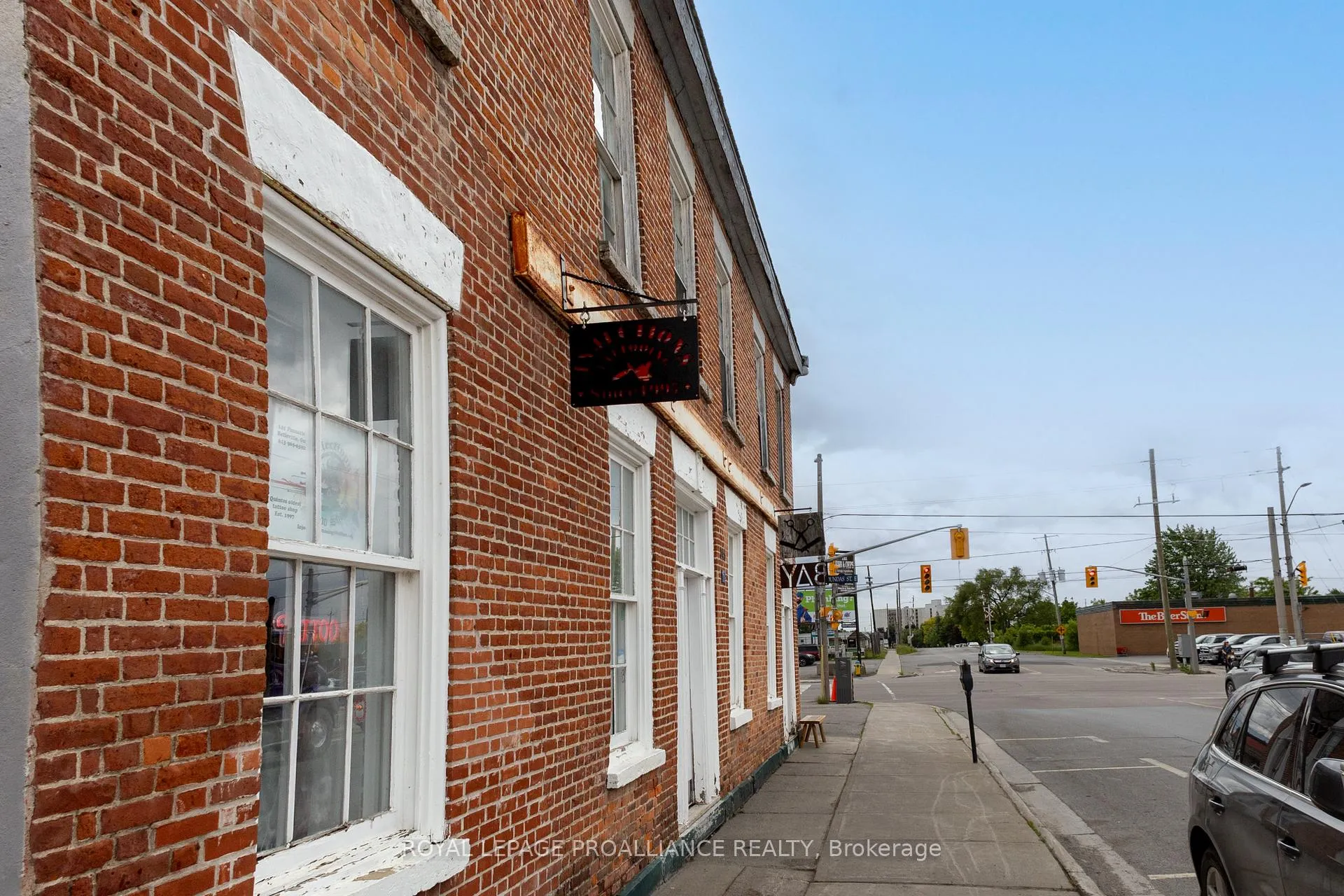Photo 12 of Unit 4, 145 Pinnacle Street, Belleville, Thurlow Ward — HOMEH
