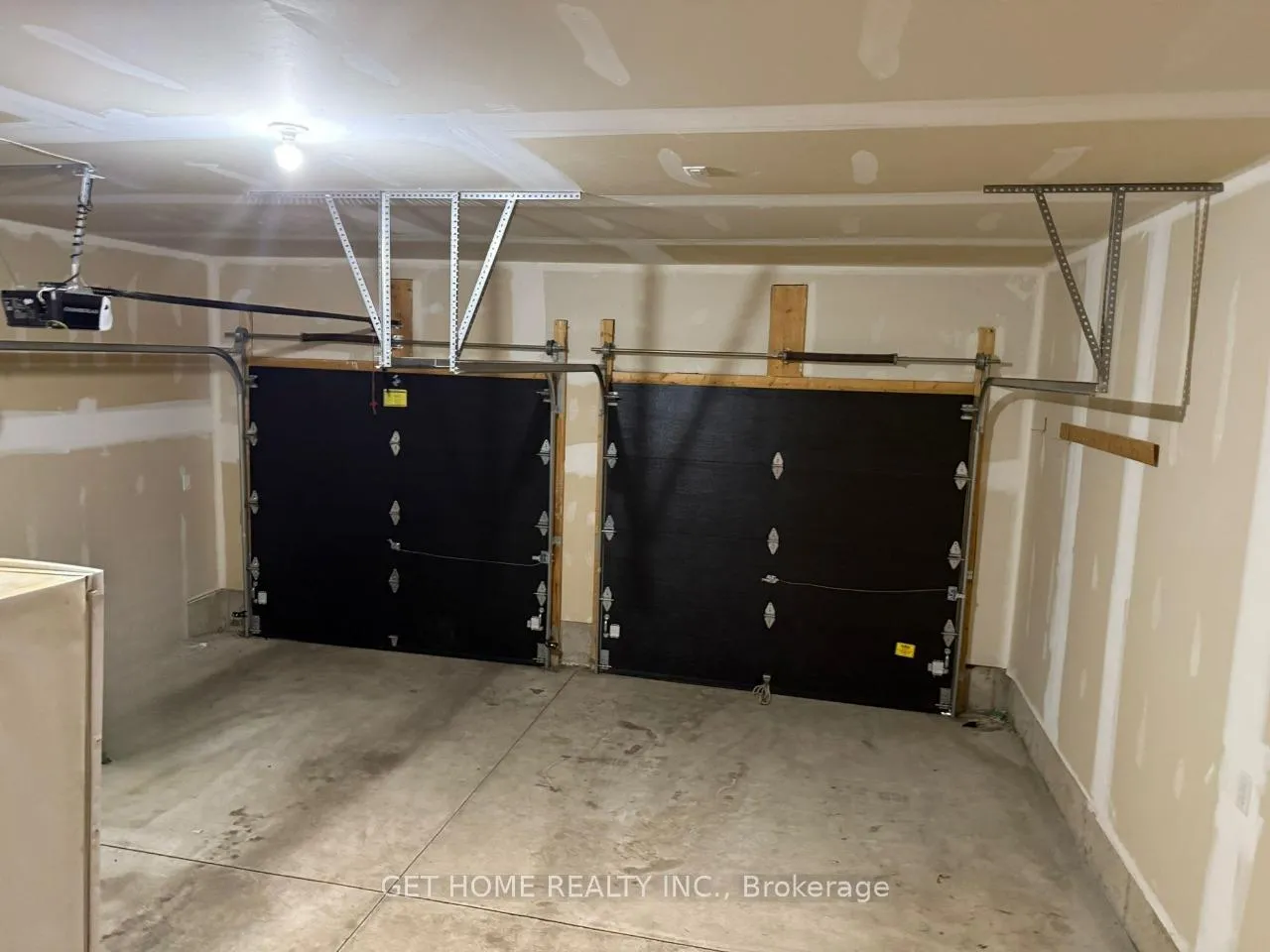 Photo 19 of Unit 165, 30 Times Square Boulevard, Hamilton, Stoney Creek — HOMEH