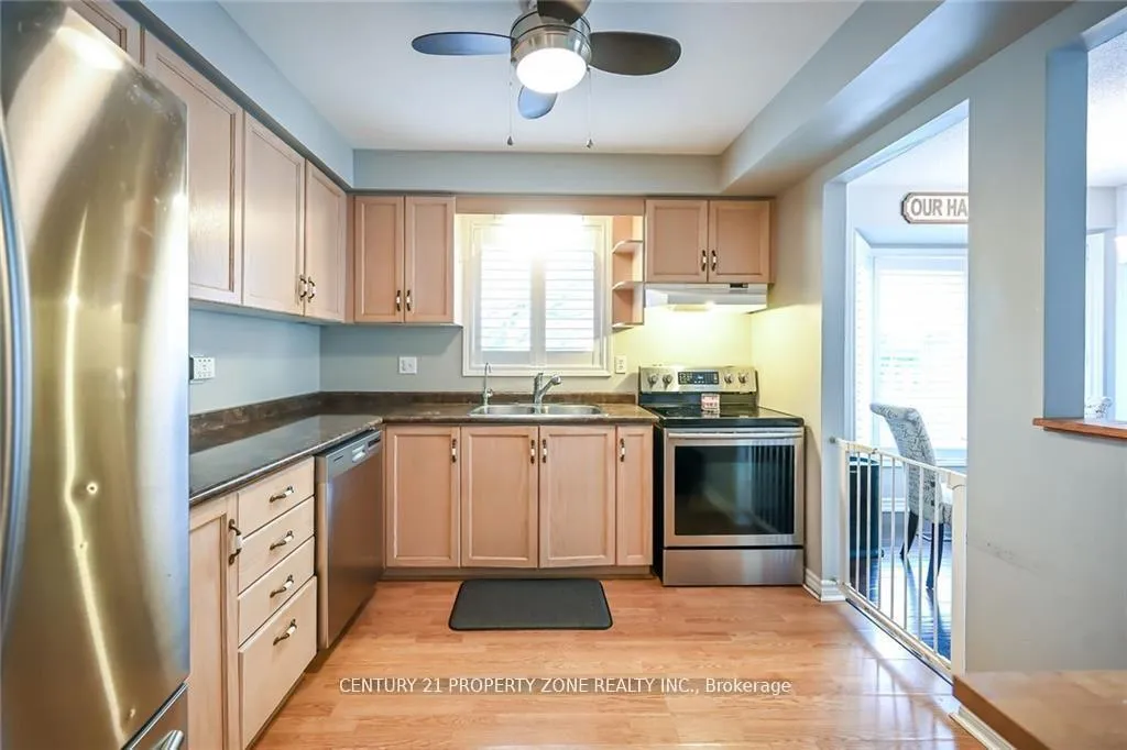 Photo 4 of 40 Frances Avenue, Hamilton, Stoney Creek — HOMEH