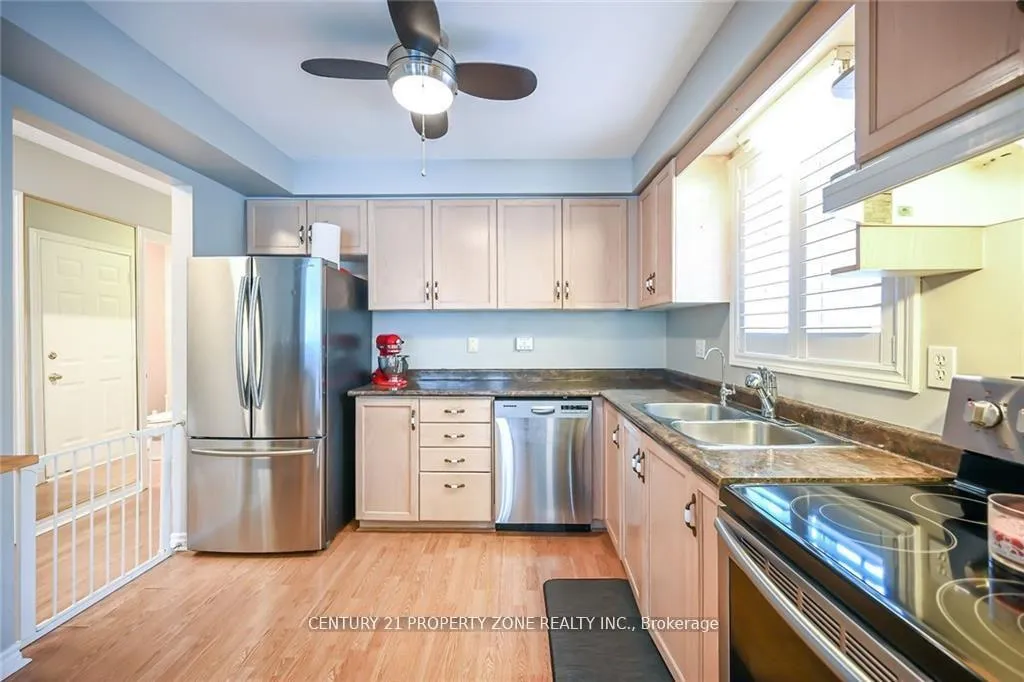Photo 5 of 40 Frances Avenue, Hamilton, Stoney Creek — HOMEH