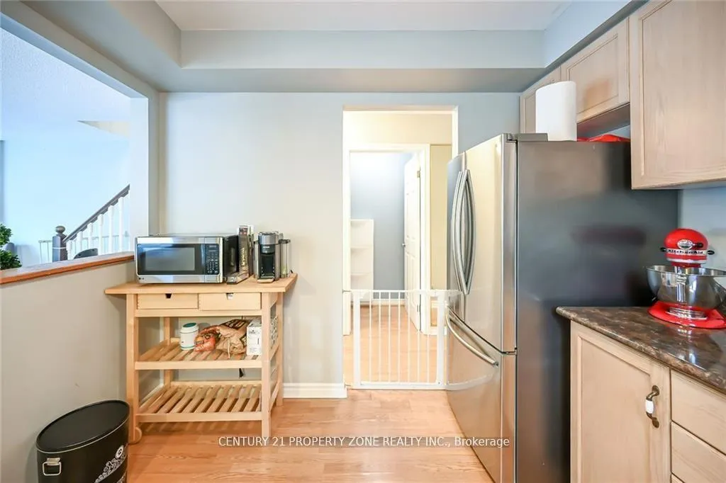 Photo 11 of 40 Frances Avenue, Hamilton, Stoney Creek — HOMEH