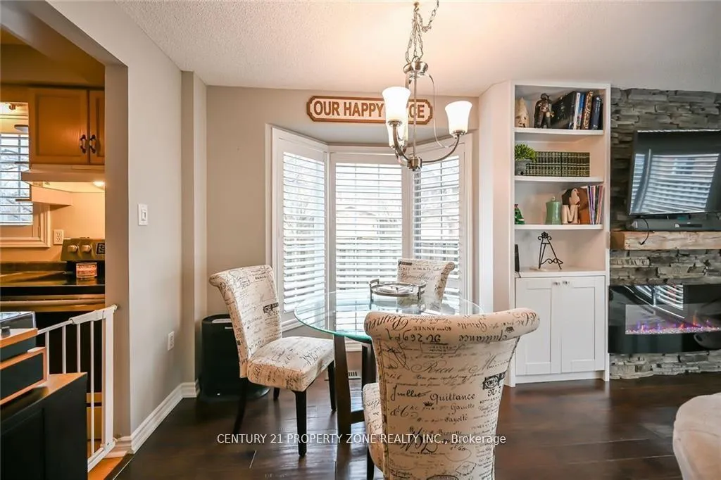 Photo 15 of 40 Frances Avenue, Hamilton, Stoney Creek — HOMEH