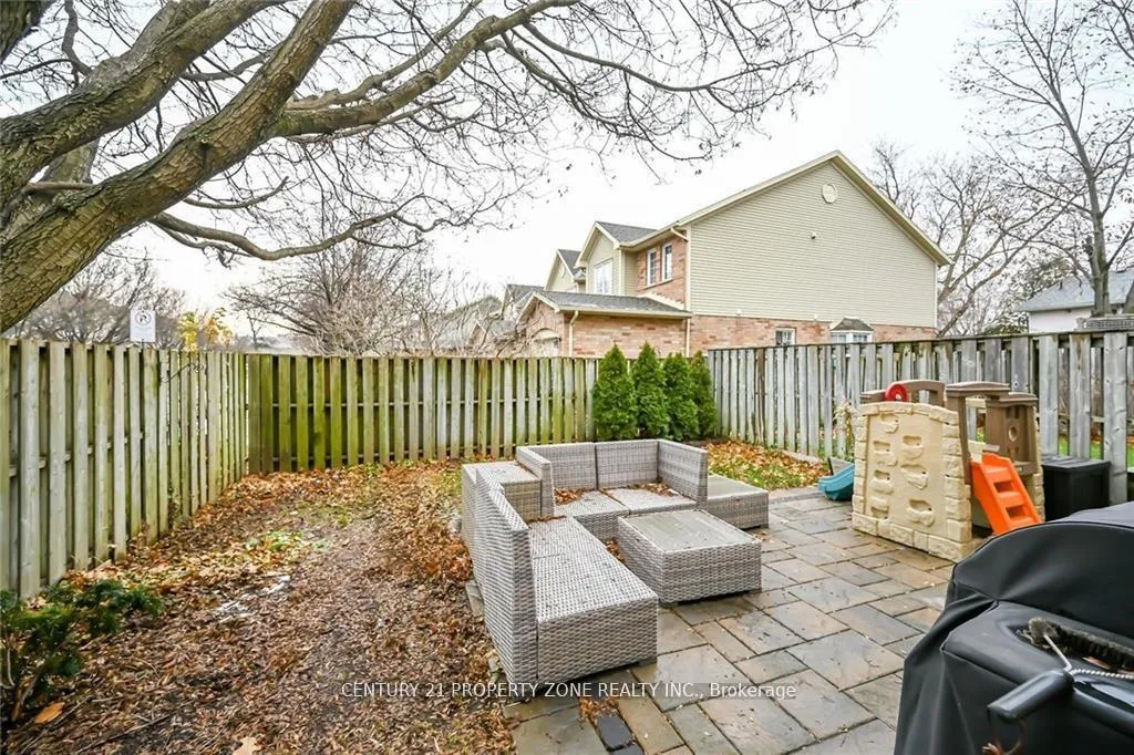 Photo 20 of 40 Frances Avenue, Hamilton, Stoney Creek — HOMEH