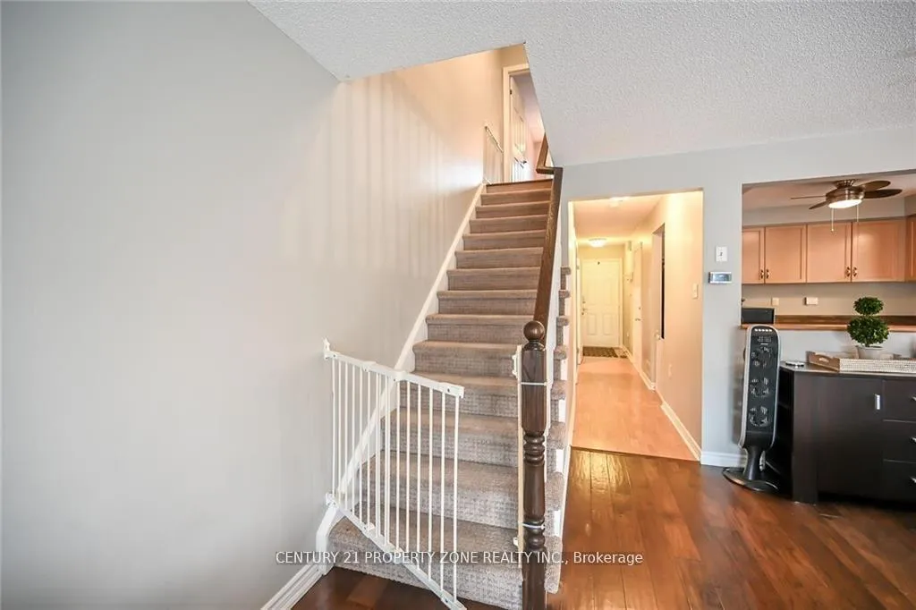 Photo 25 of 40 Frances Avenue, Hamilton, Stoney Creek — HOMEH