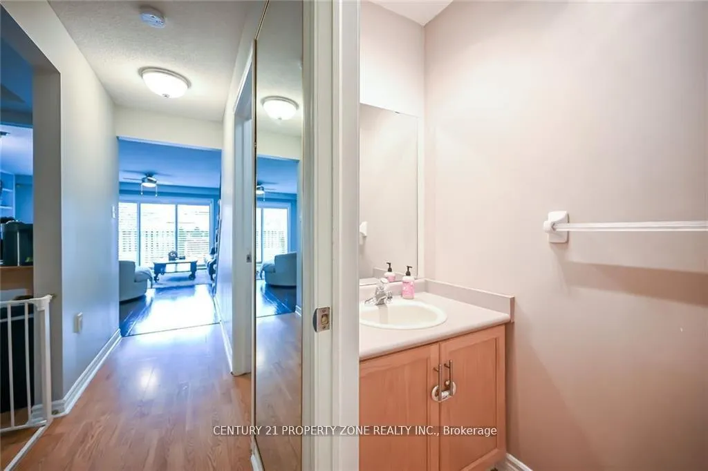 Photo 26 of 40 Frances Avenue, Hamilton, Stoney Creek — HOMEH