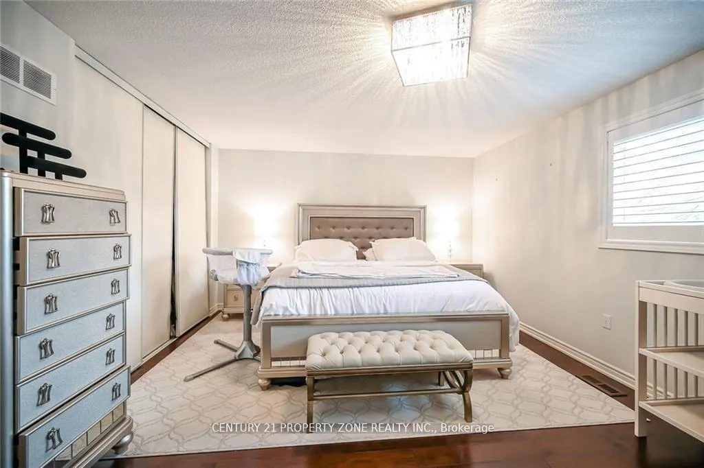 Photo 27 of 40 Frances Avenue, Hamilton, Stoney Creek — HOMEH