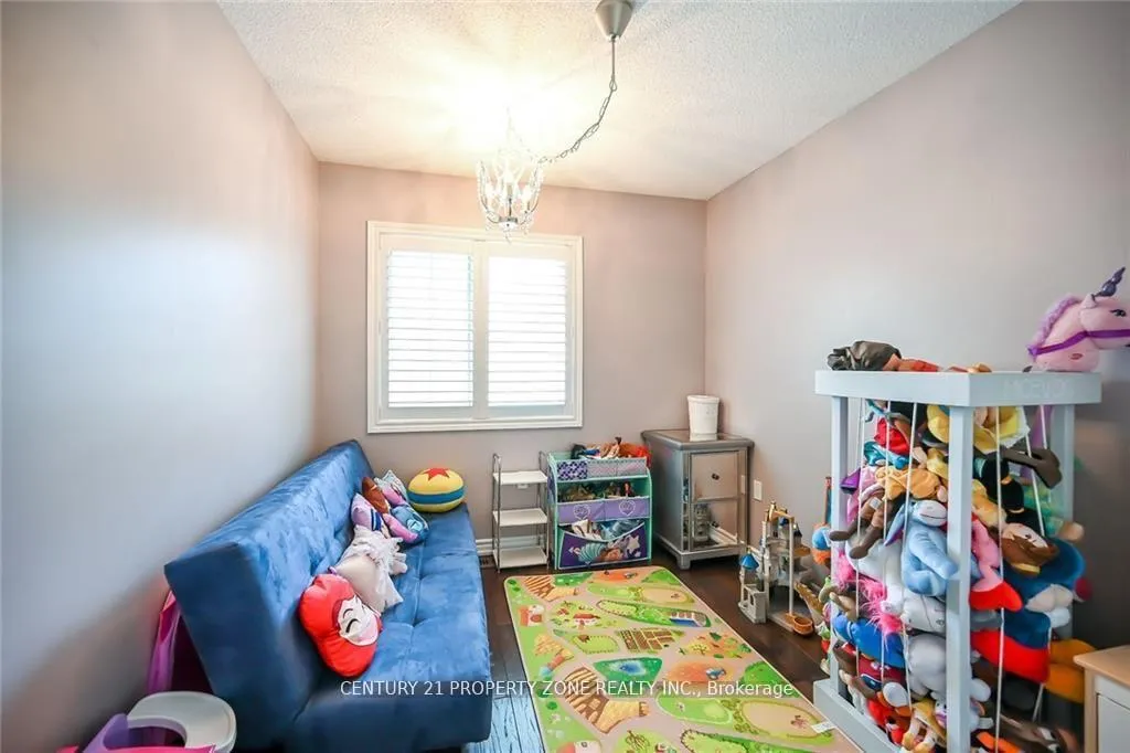 Photo 32 of 40 Frances Avenue, Hamilton, Stoney Creek — HOMEH