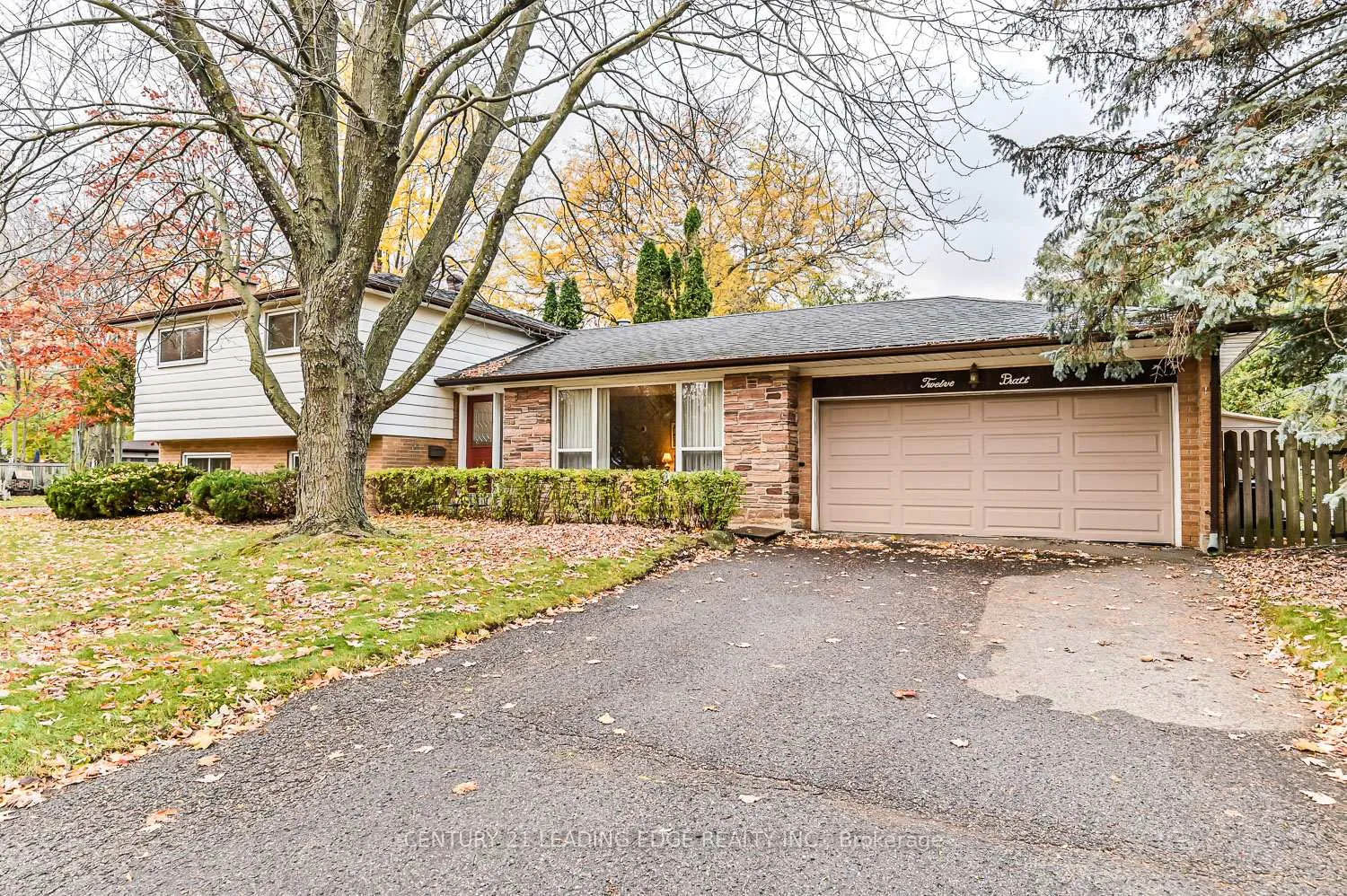 Photo 2 of 12 Pratt Circle, Markham, Unionville — HOMEH