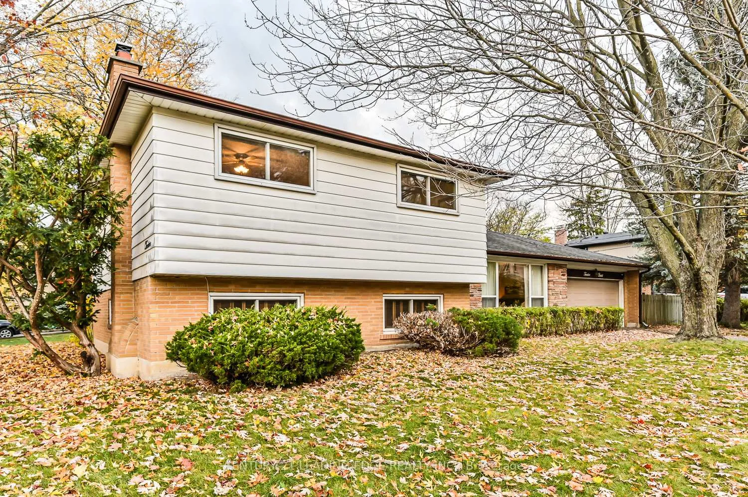 Photo 3 of 12 Pratt Circle, Markham, Unionville — HOMEH