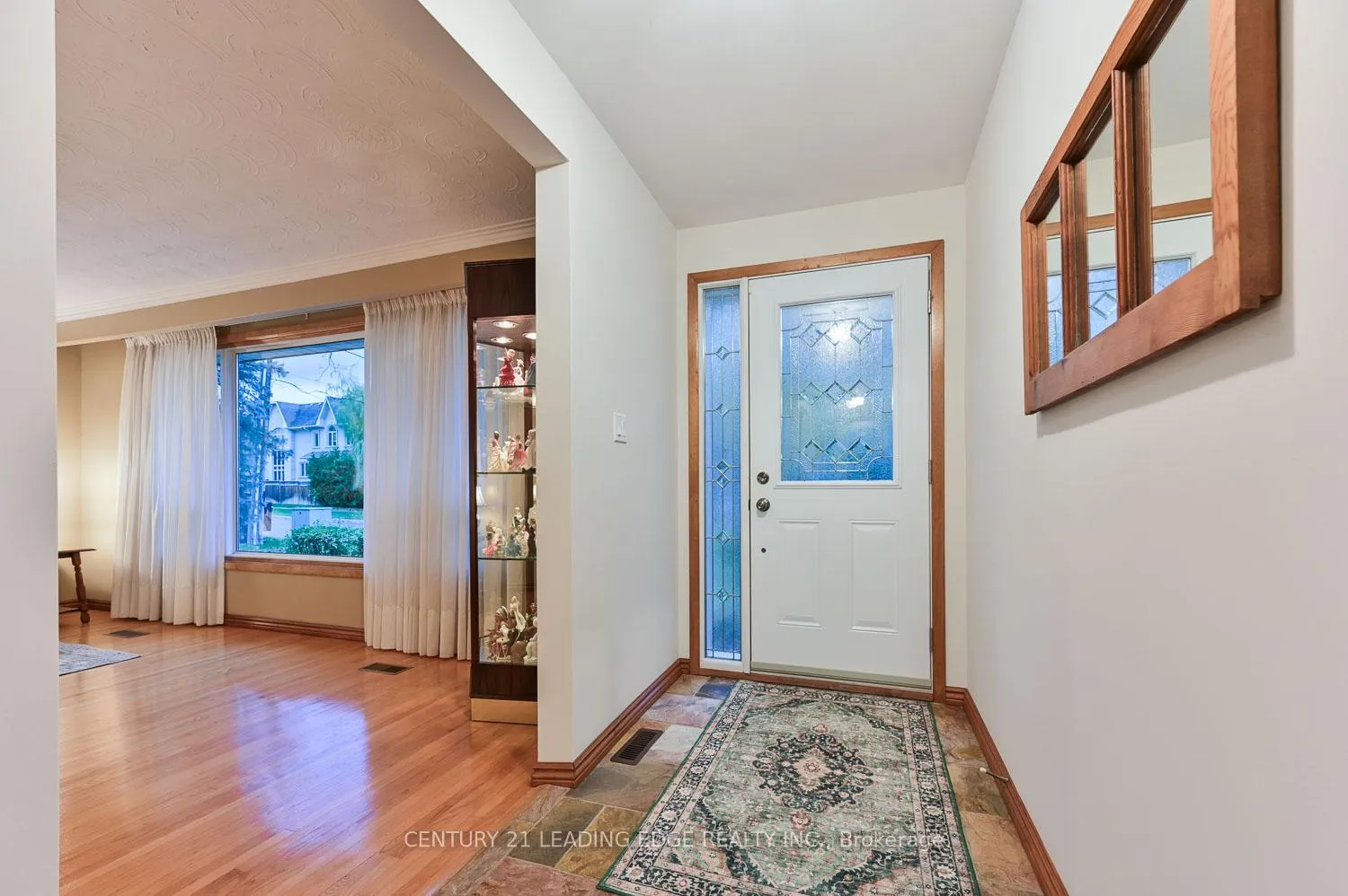 Photo 5 of 12 Pratt Circle, Markham, Unionville — HOMEH