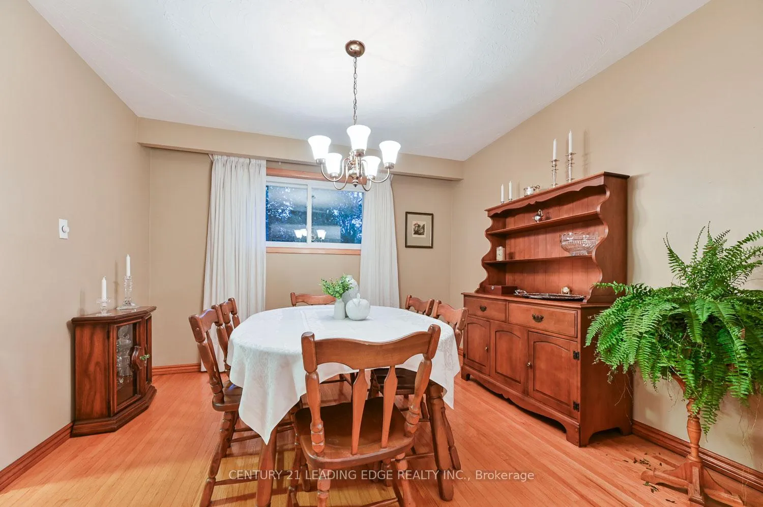 Photo 8 of 12 Pratt Circle, Markham, Unionville — HOMEH
