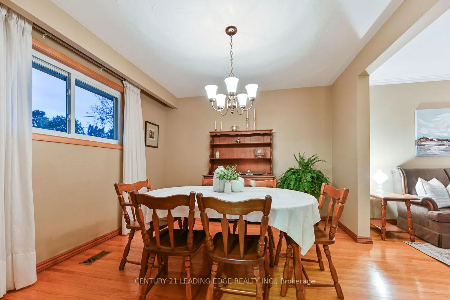 Photo 9 of 12 Pratt Circle, Markham, Unionville — HOMEH