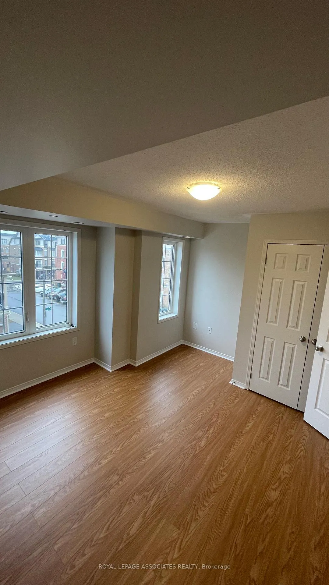 Photo 6 of 2506 Rosedrop Path, Oshawa, Windfields — HOMEH