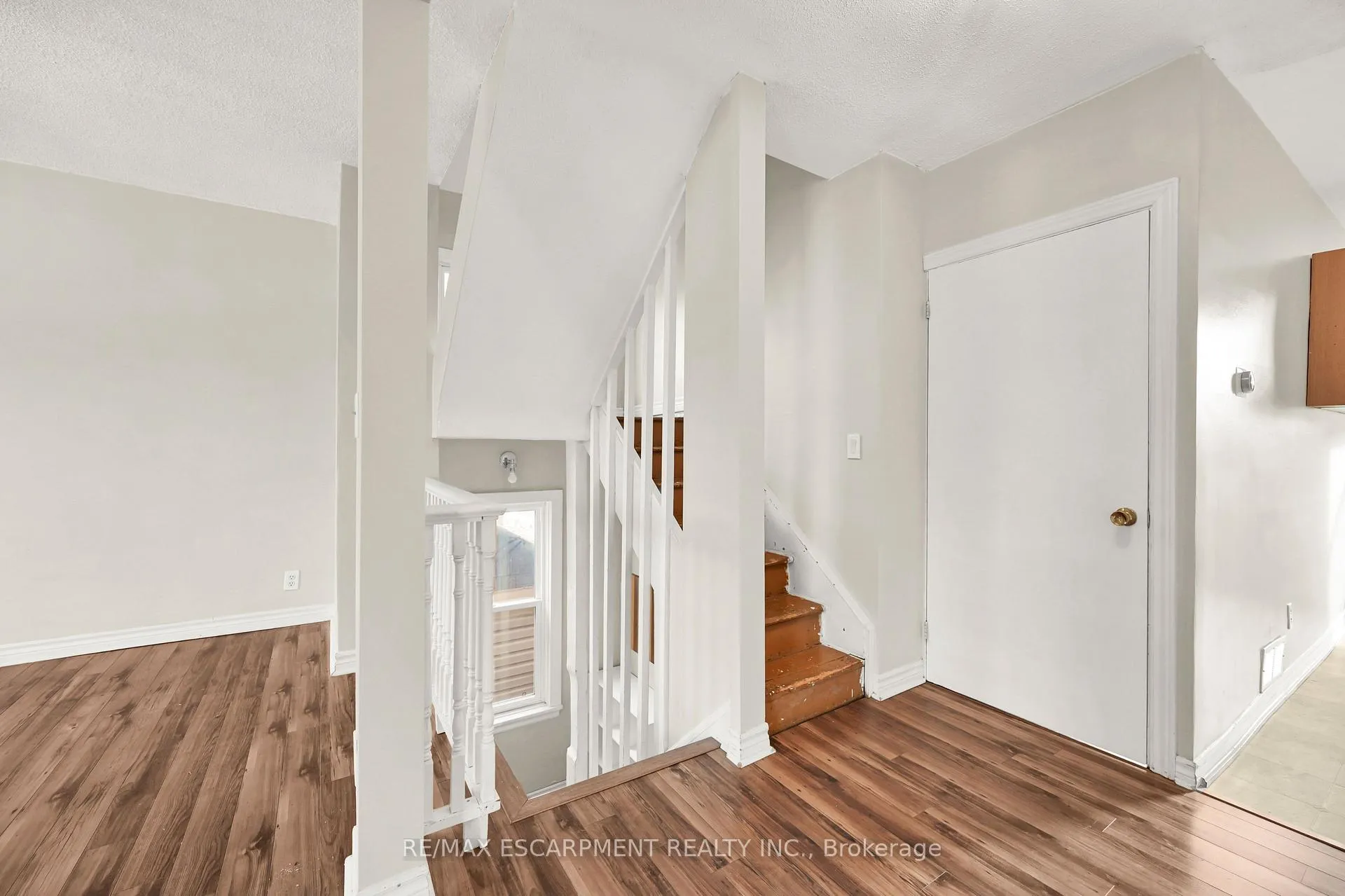 Photo 11 of 90 West Avenue N, Hamilton, Beasley — HOMEH