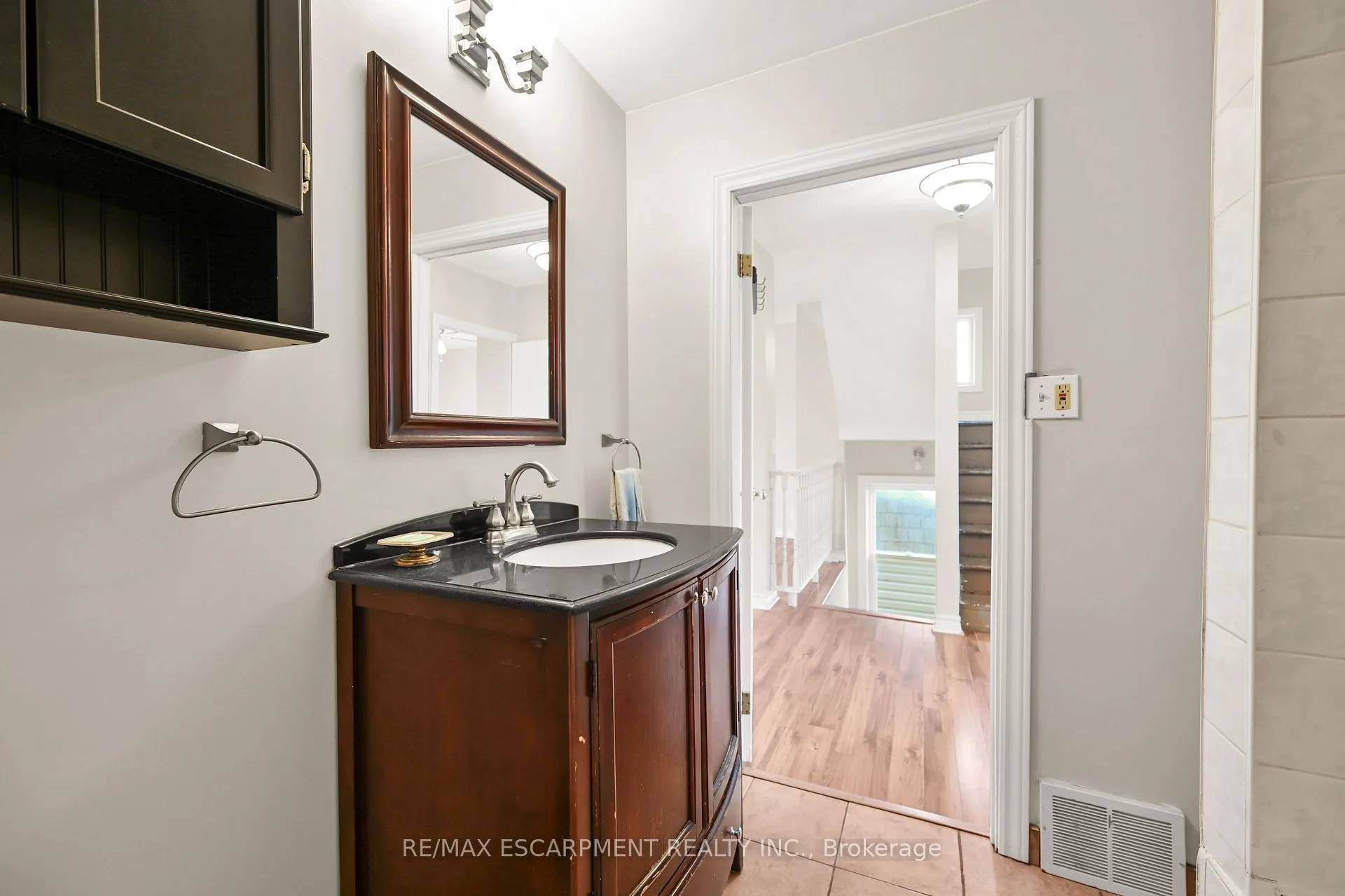 Photo 12 of 90 West Avenue N, Hamilton, Beasley — HOMEH