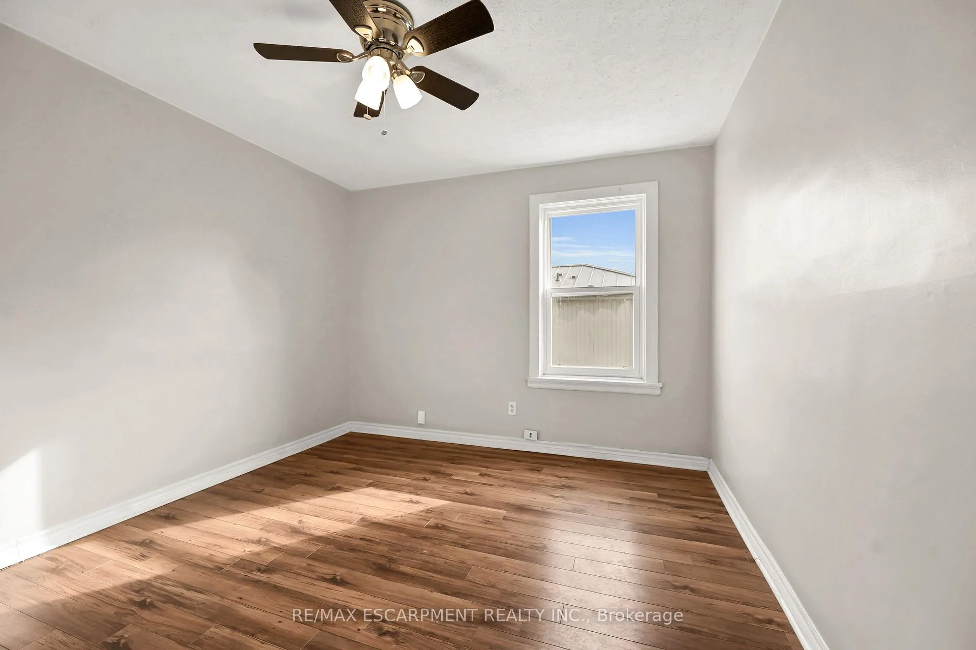 Photo 16 of 90 West Avenue N, Hamilton, Beasley — HOMEH