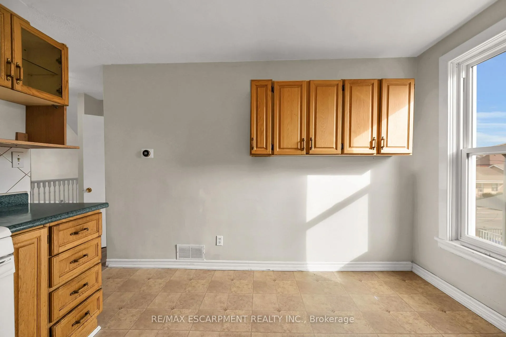 Photo 17 of 90 West Avenue N, Hamilton, Beasley — HOMEH