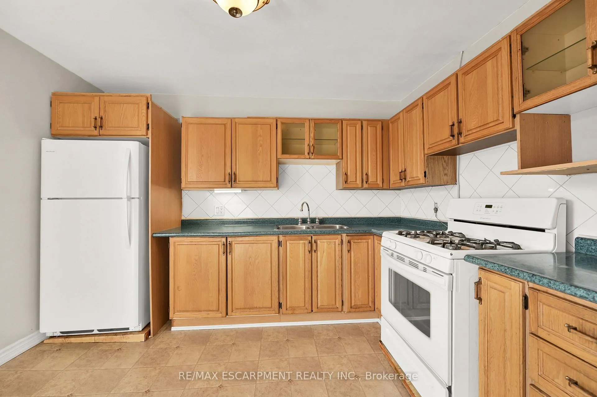 Photo 19 of 90 West Avenue N, Hamilton, Beasley — HOMEH