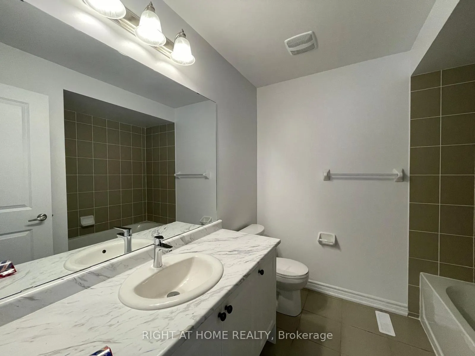 Photo 20 of 324 Russell Street, Southgate — HOMEH