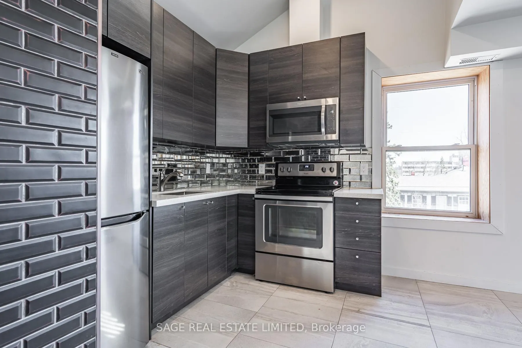 Photo 5 of Unit 1, 14 Cross Street, Hamilton, Dundas — HOMEH