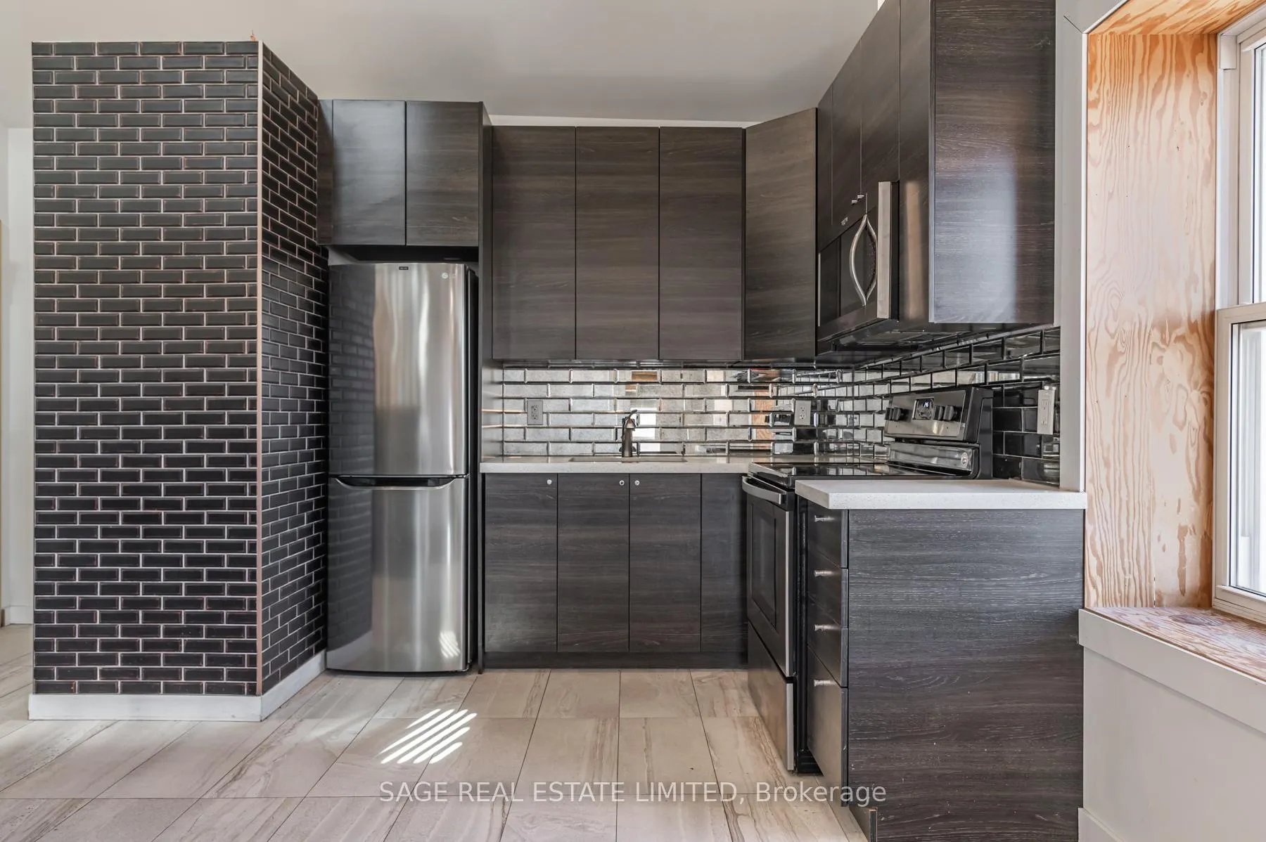 Photo 6 of Unit 1, 14 Cross Street, Hamilton, Dundas — HOMEH