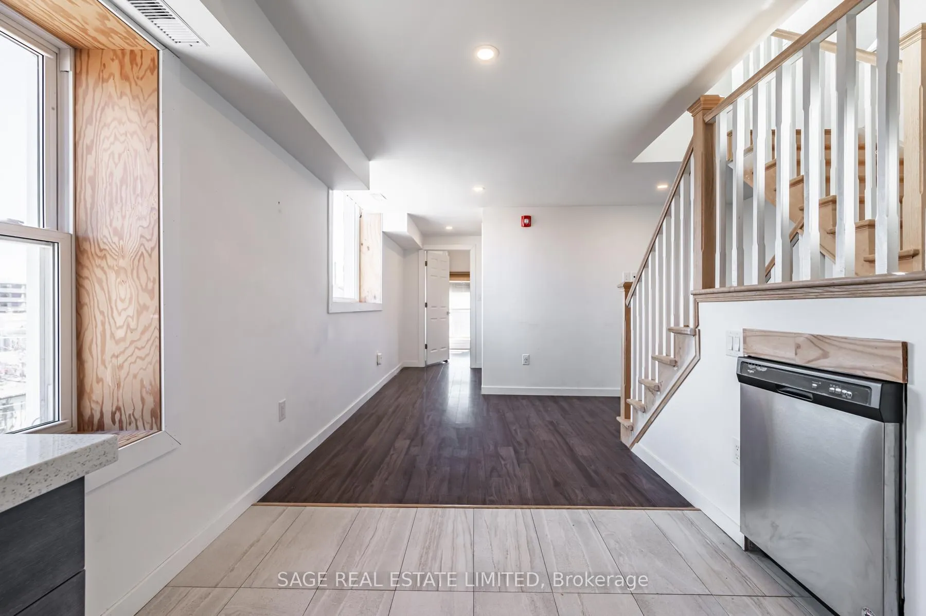 Photo 9 of Unit 1, 14 Cross Street, Hamilton, Dundas — HOMEH