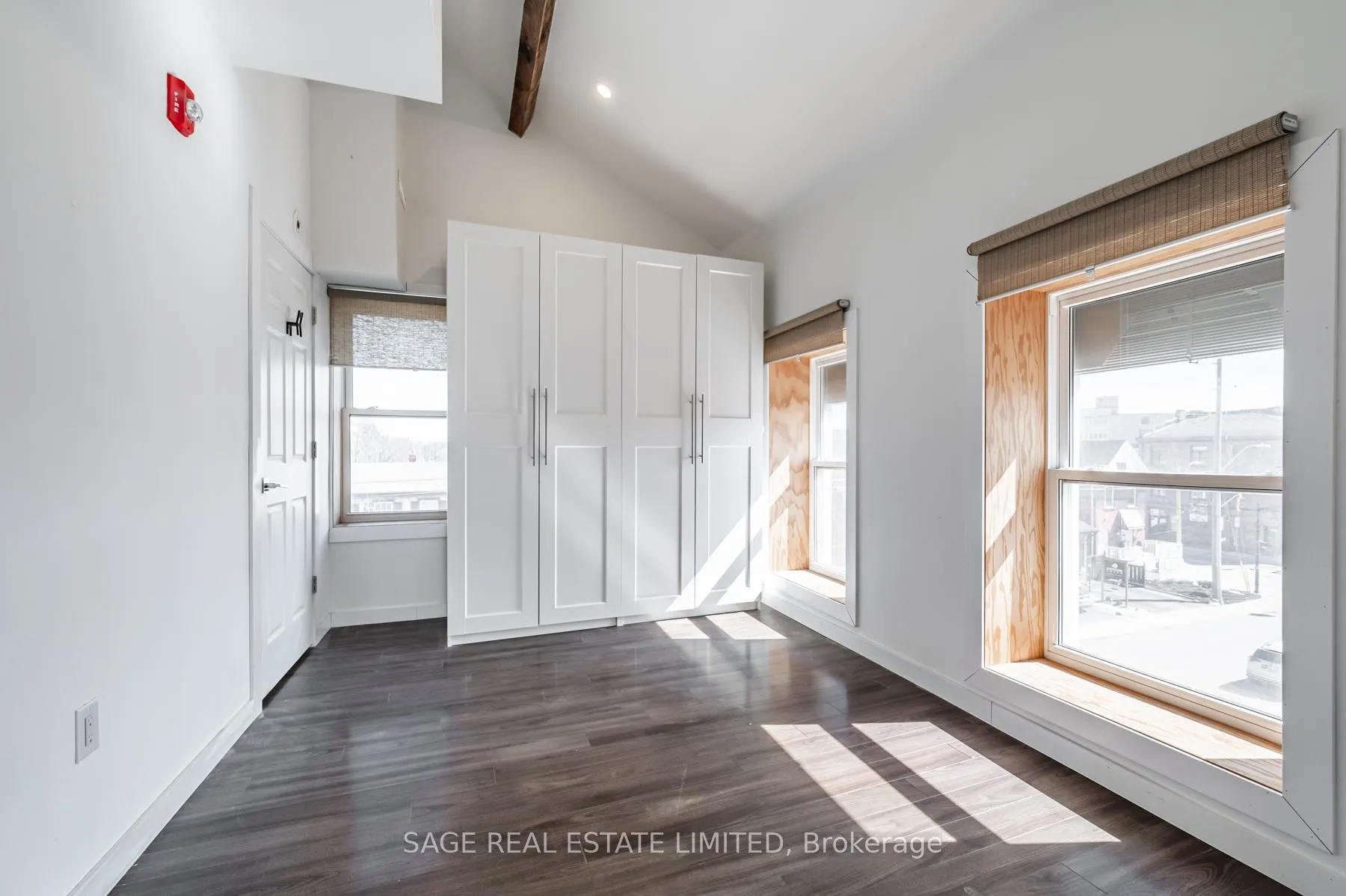 Photo 14 of Unit 1, 14 Cross Street, Hamilton, Dundas — HOMEH