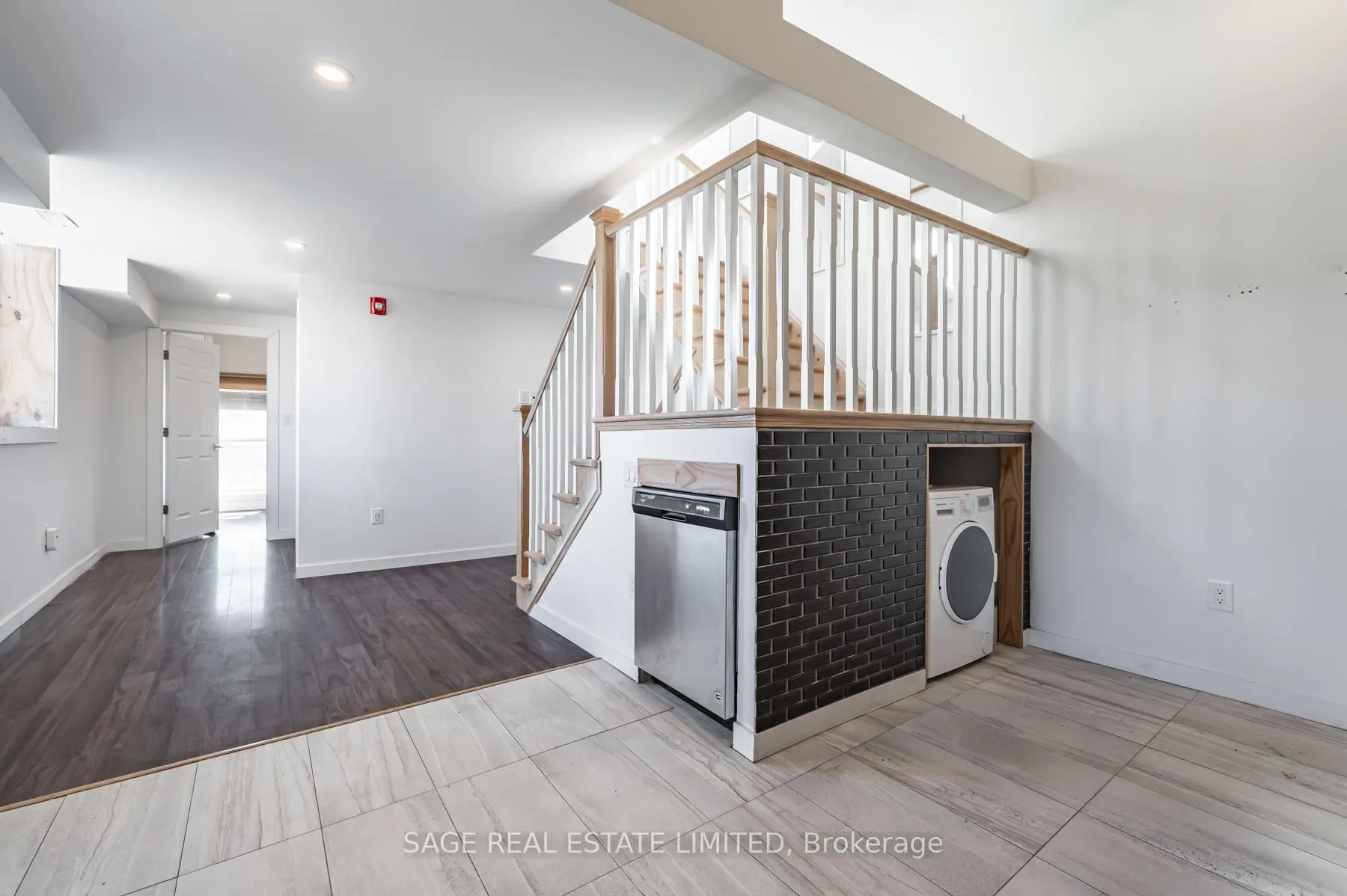 Photo 15 of Unit 1, 14 Cross Street, Hamilton, Dundas — HOMEH