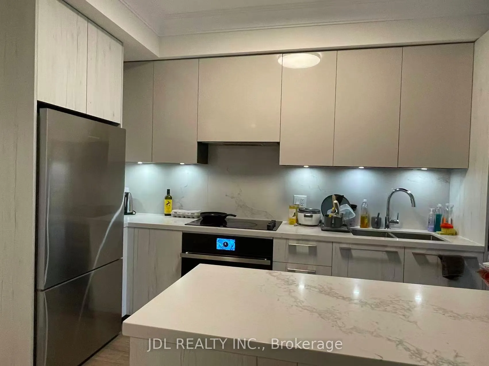 Photo 10 of Unit A 1701, 8 Water Walk Drive, Markham, Unionville — HOMEH