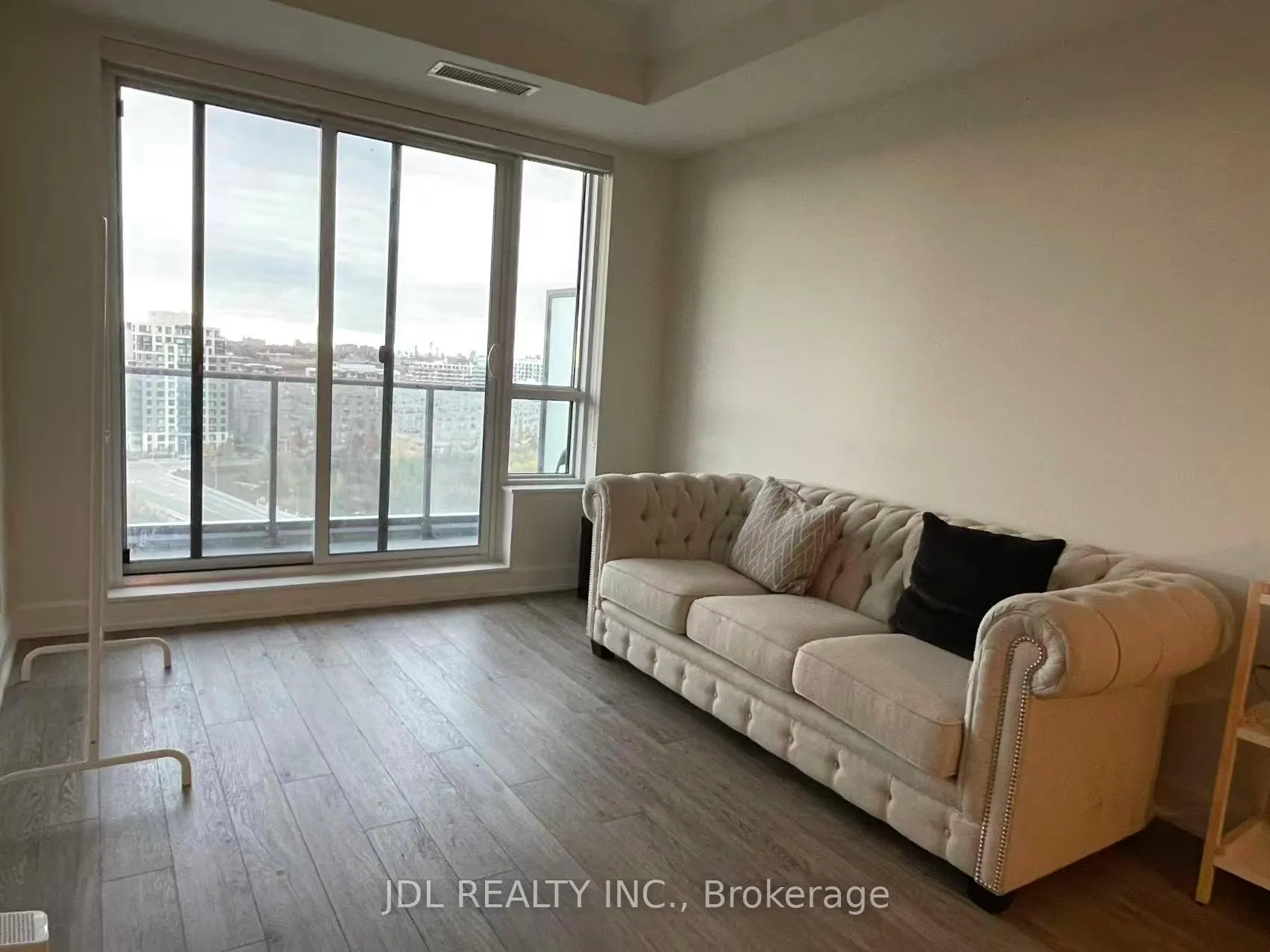 Photo 11 of Unit A 1701, 8 Water Walk Drive, Markham, Unionville — HOMEH